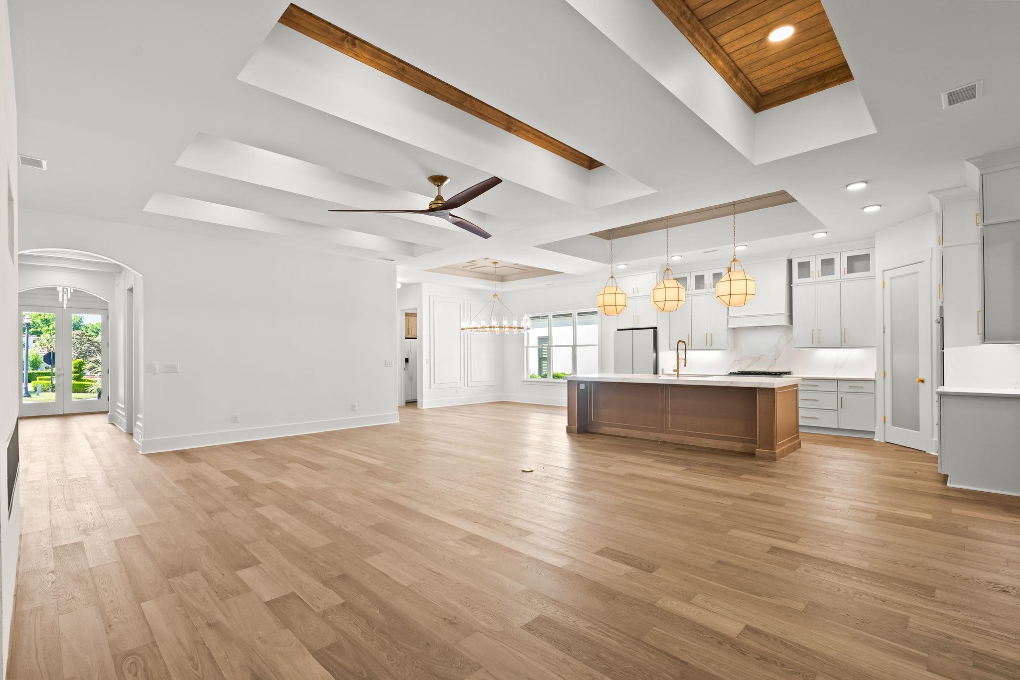 825 Bluffview Dr.