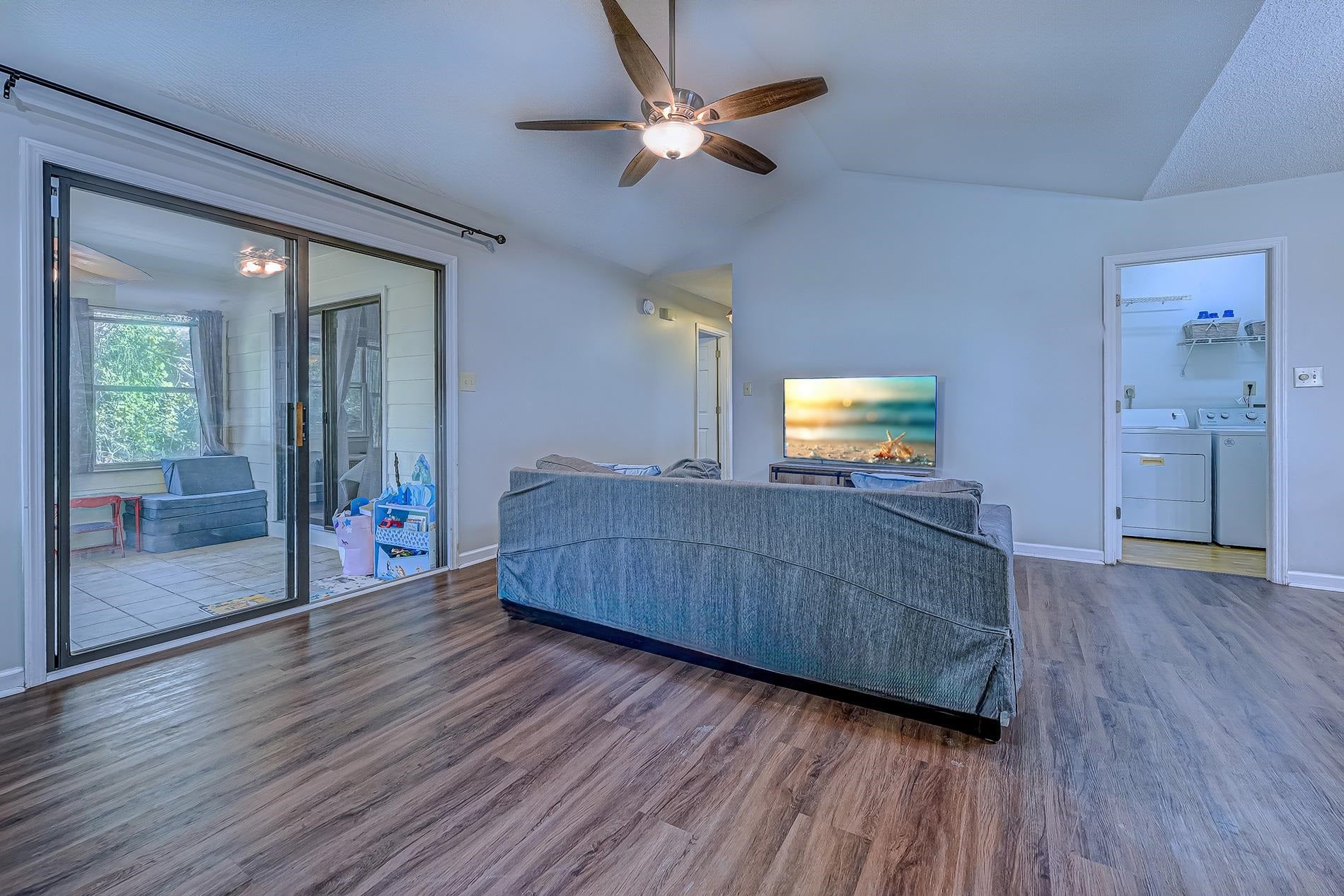 1071 Hickory Trail