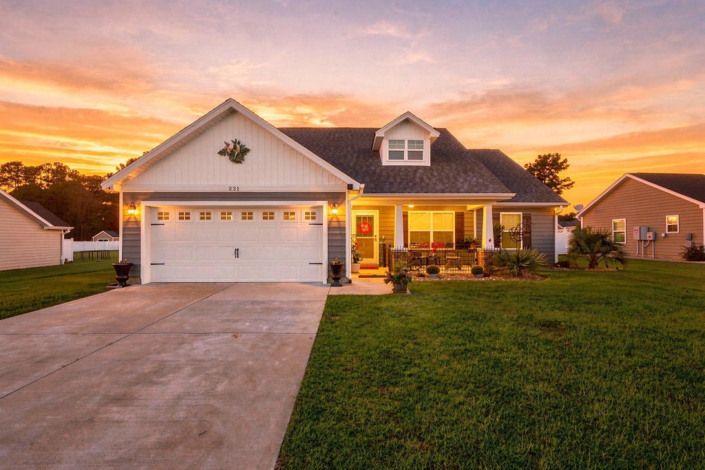 Photo of 221 Penn Circle, Galivants Ferry, SC 29544 (MLS # 2622936)