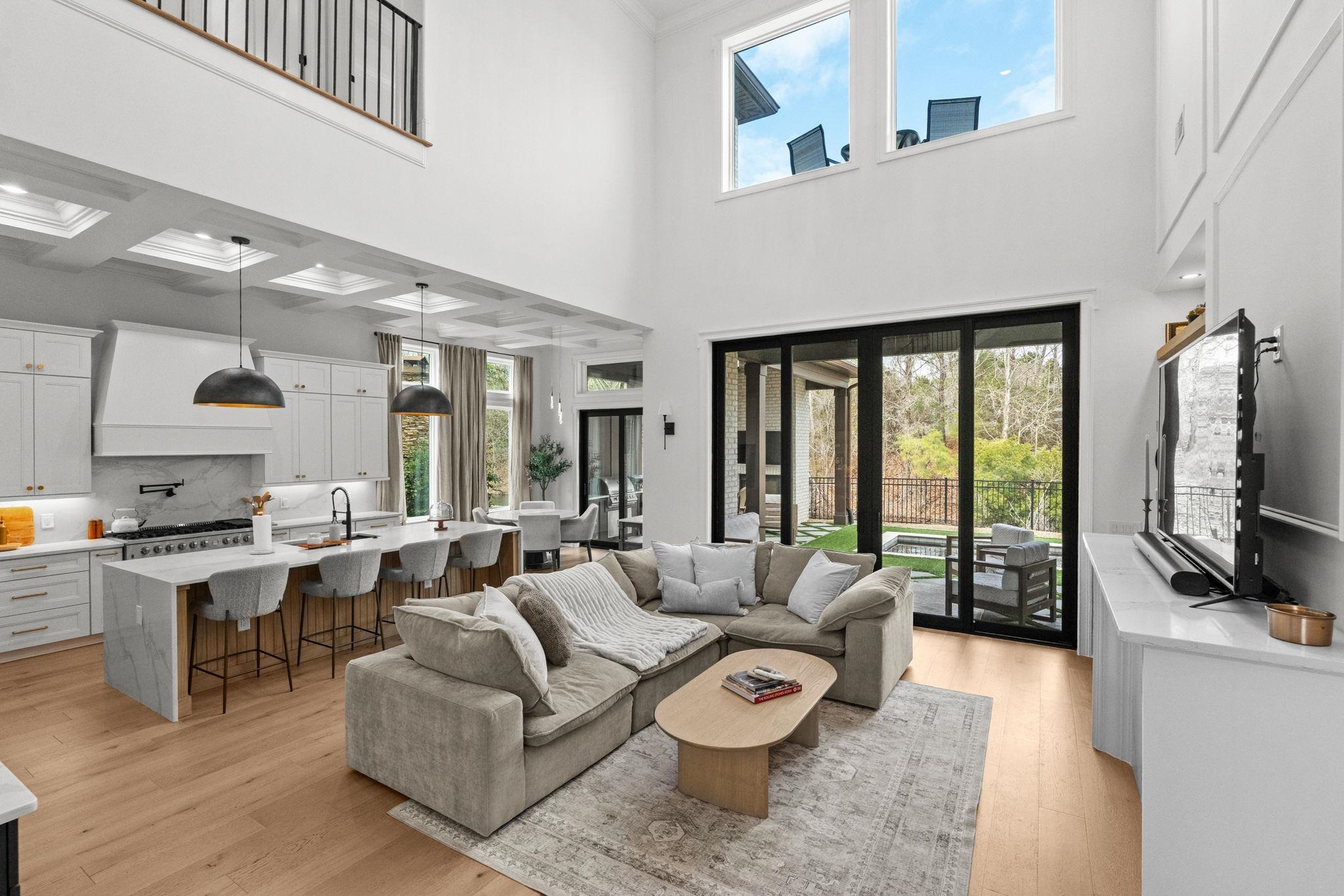 1048 Johnston Dr.