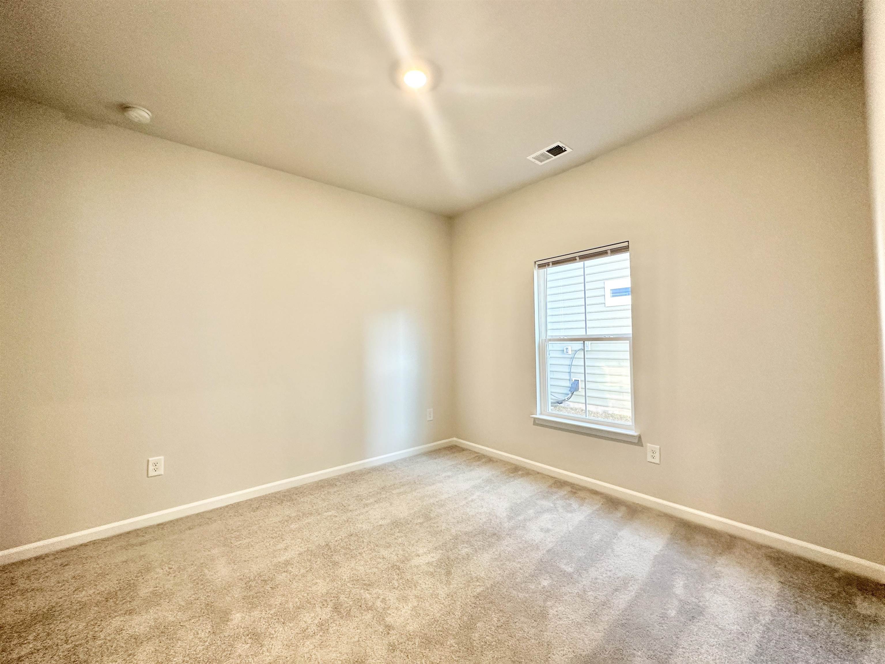 546 Magnolia Terrace Dr