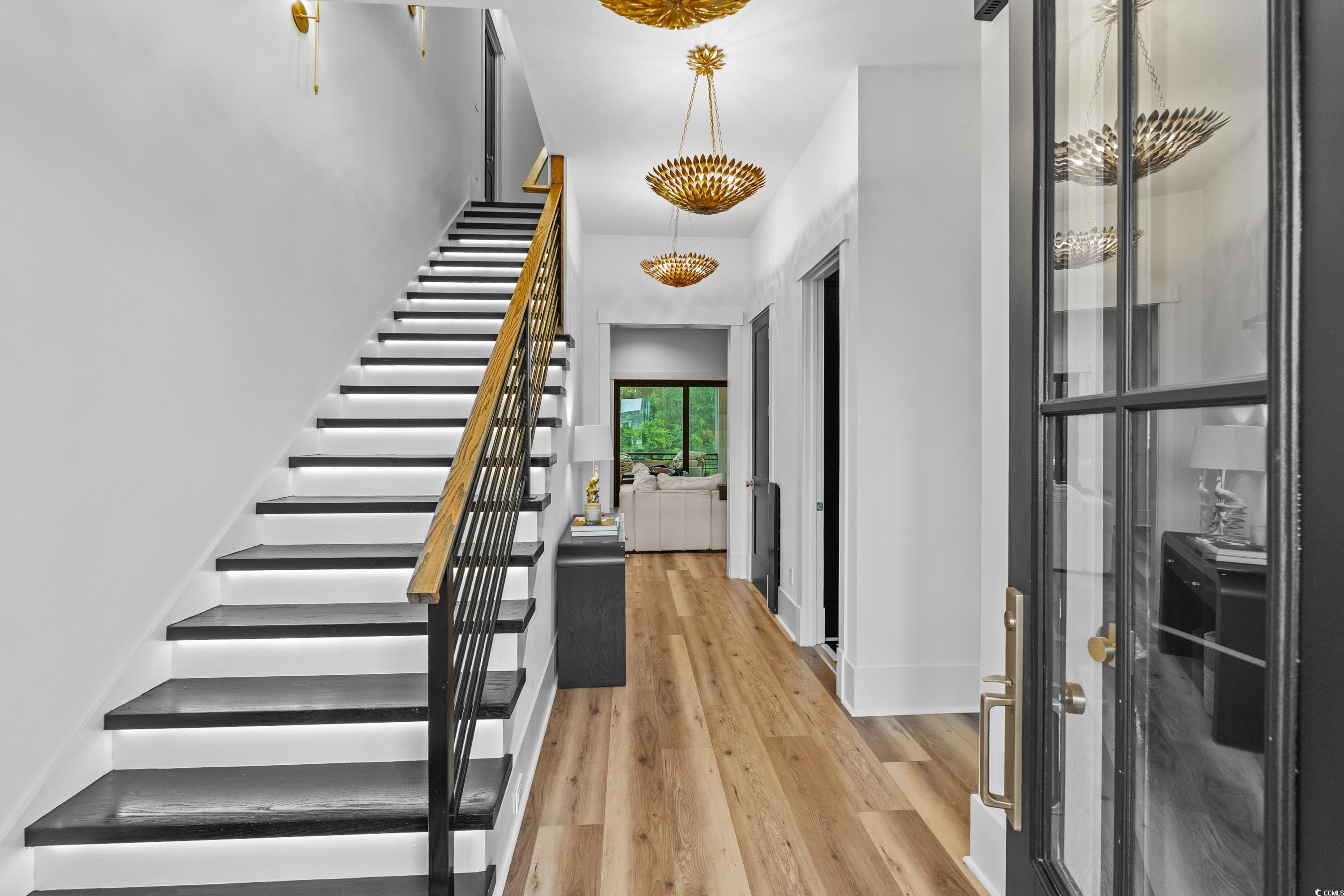 353 Harbour View Dr.