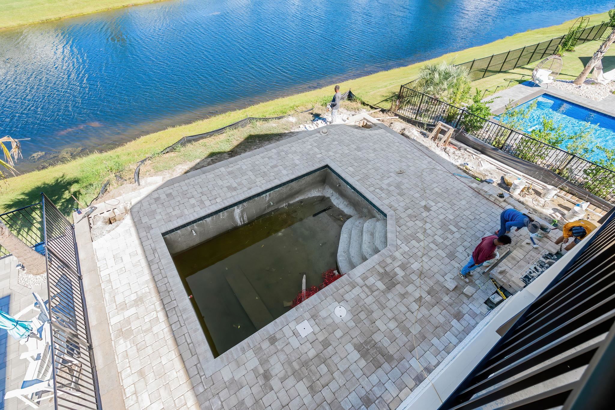 901 Crystal Water Way