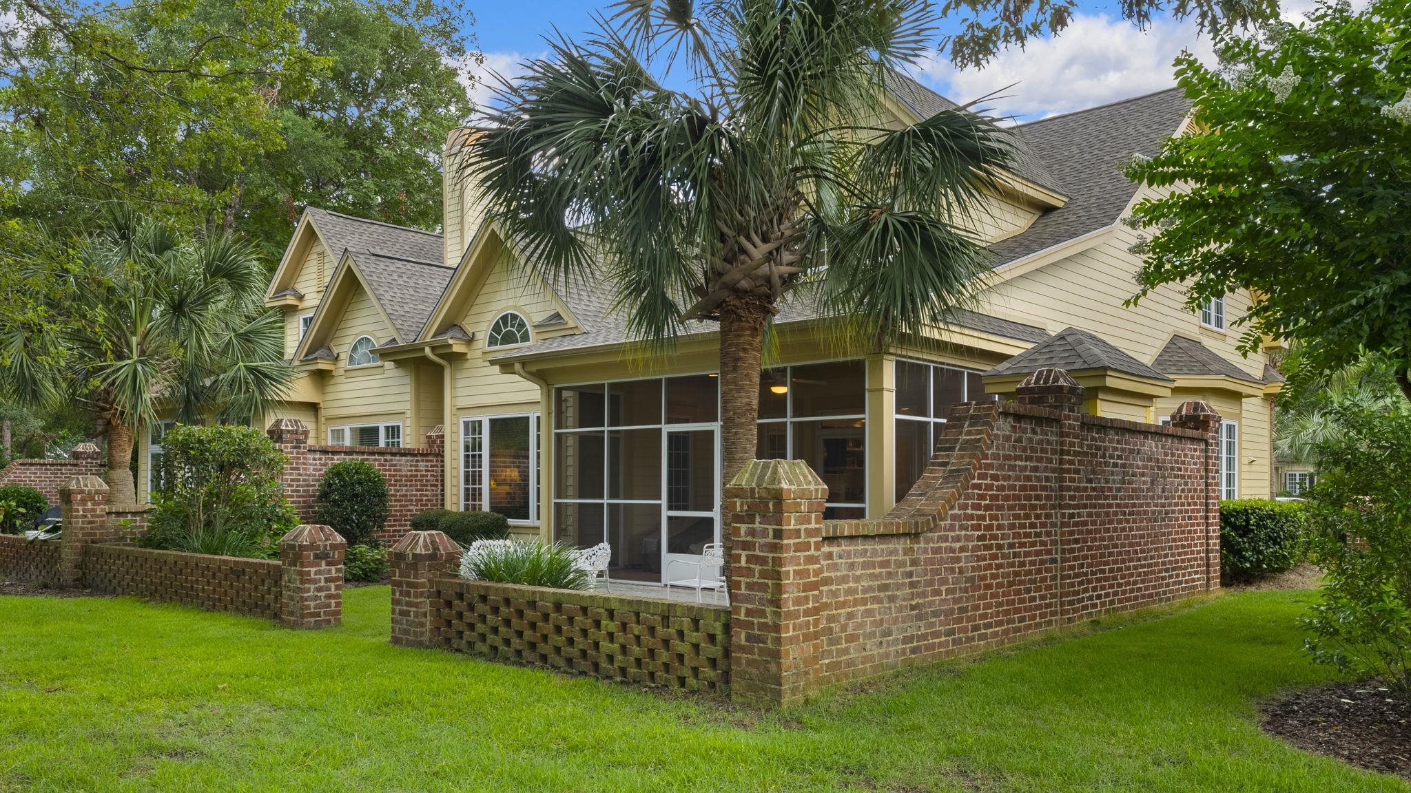 12 Courtyard Circle 12