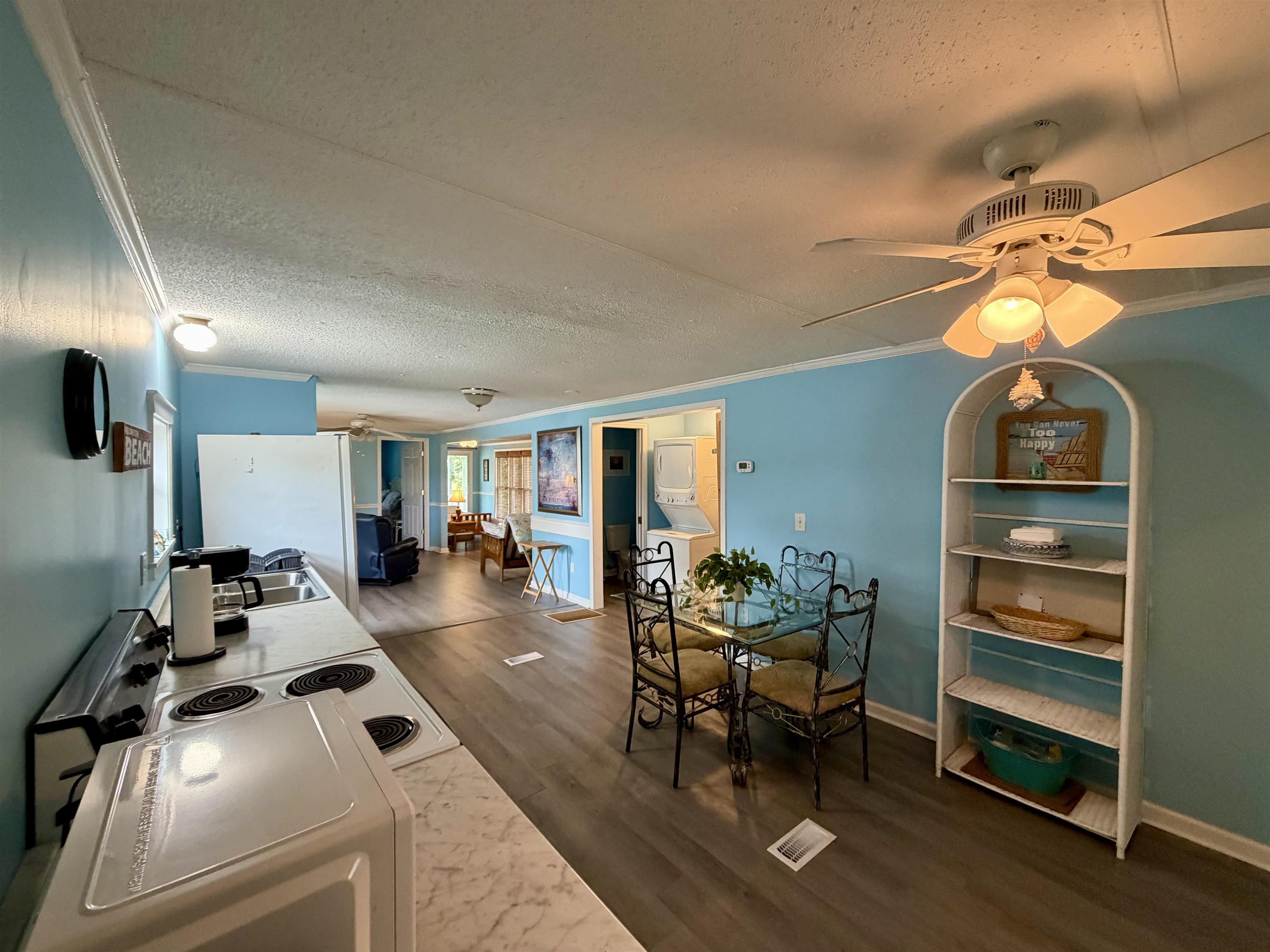276 Flamingo Ct.