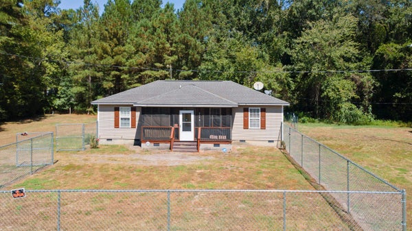 6116 OLD MULLINS HWY, NICHOLS, SC 29581 - Image fd6ab4c7e614b09a2f9dbbd6eb90a8a9/2677721711