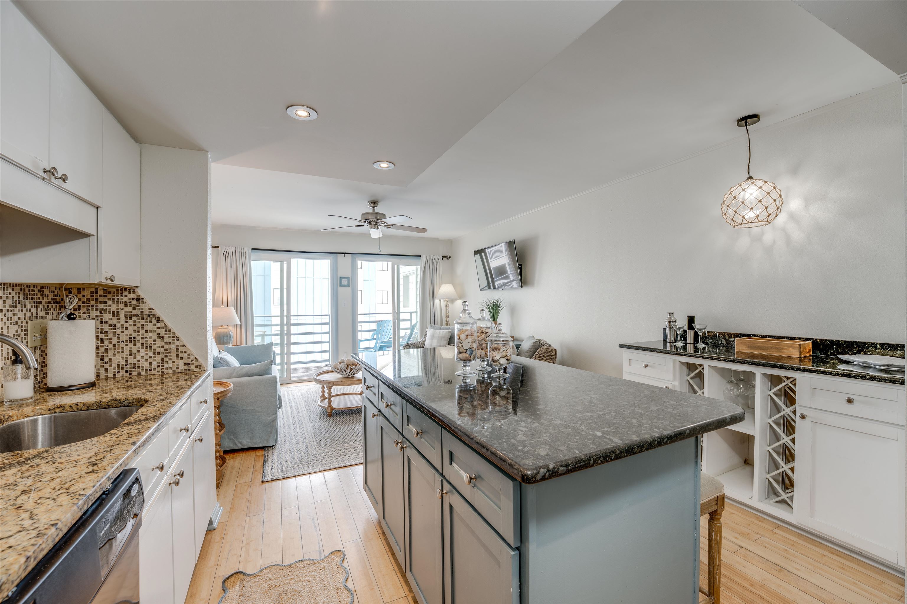920 N Waccamaw Dr. 2-304