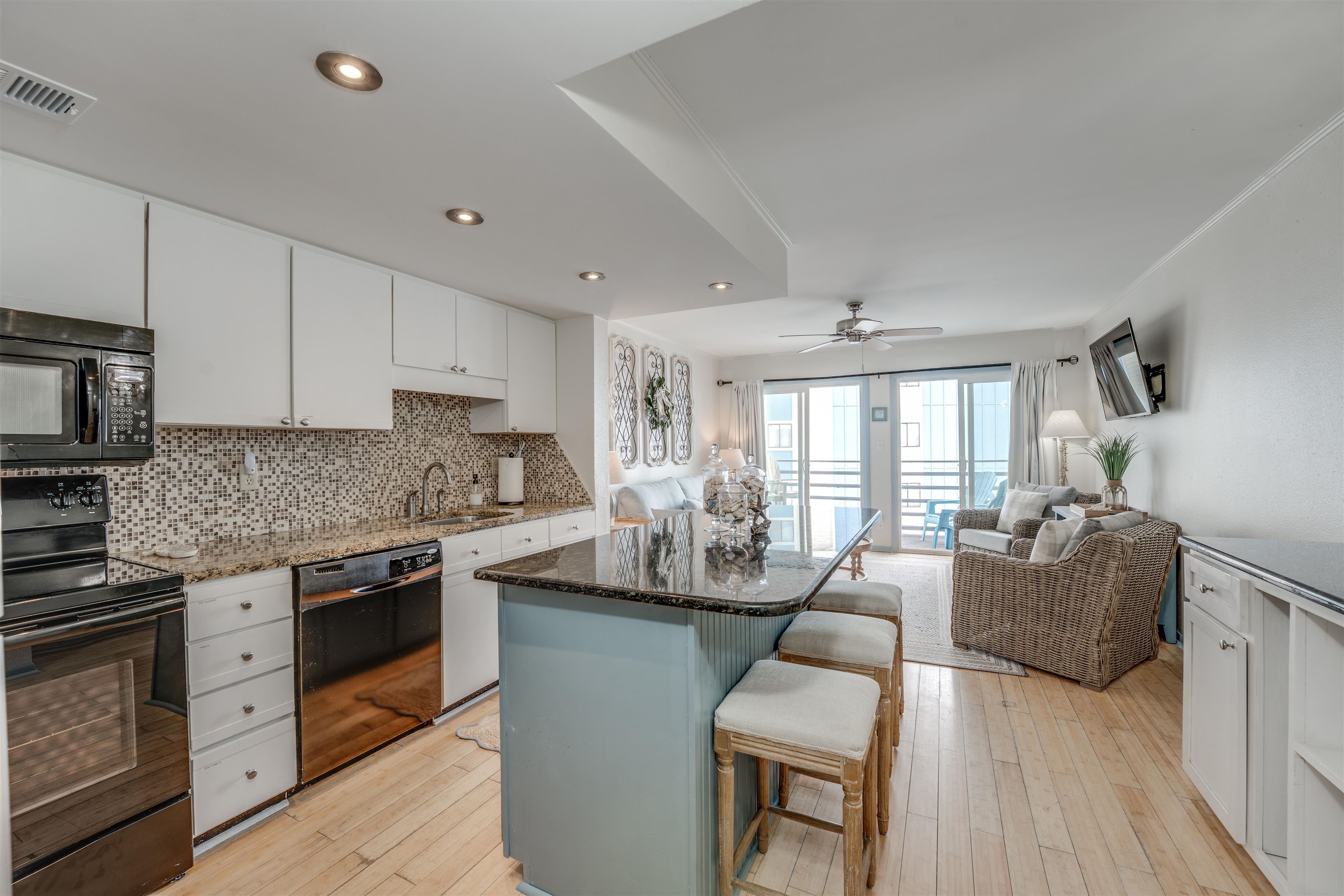 920 N Waccamaw Dr. 2-304