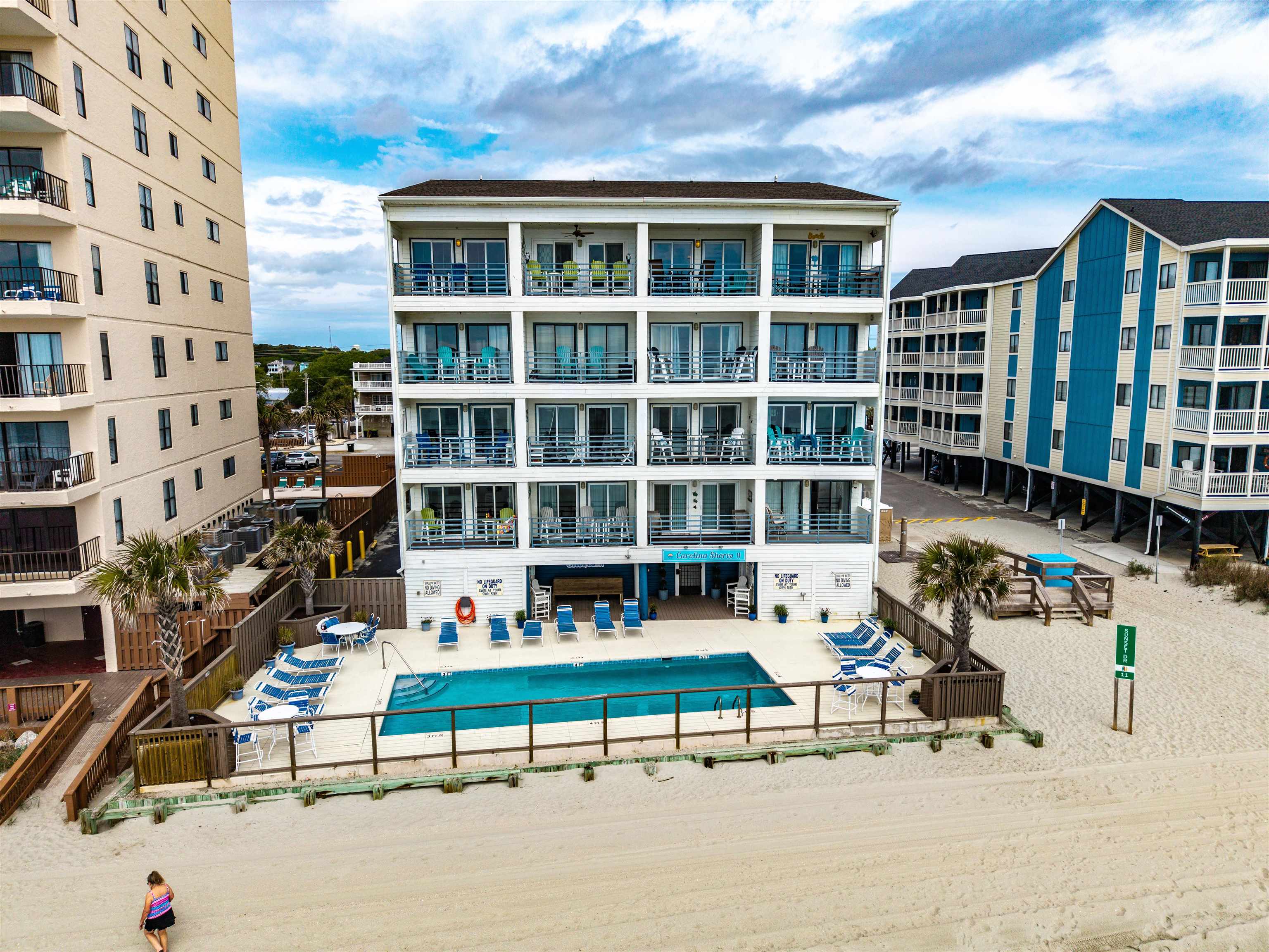 920 N Waccamaw Dr. 2-304