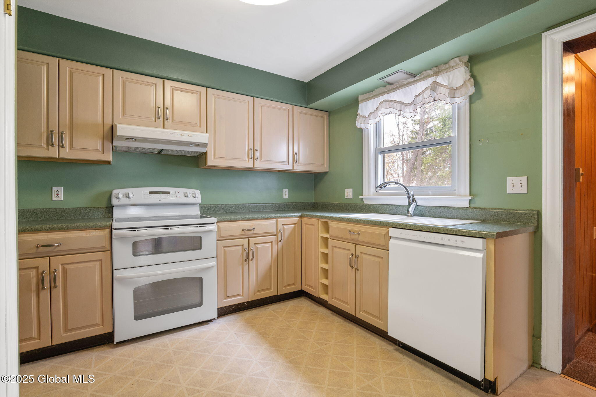 5 Old Niskayuna Road, Loudonville, New York image 11