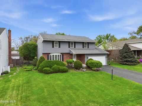 Photo of 60 Aspen Circle, Albany, NY 12208 (MLS # 202616921)