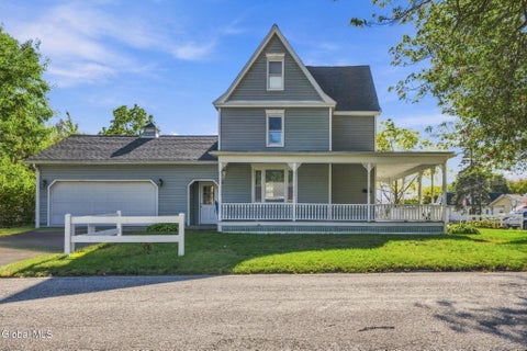 Photo of 2504 Augustine Avenue, Schenectady, NY 12306 (MLS # 202627673)