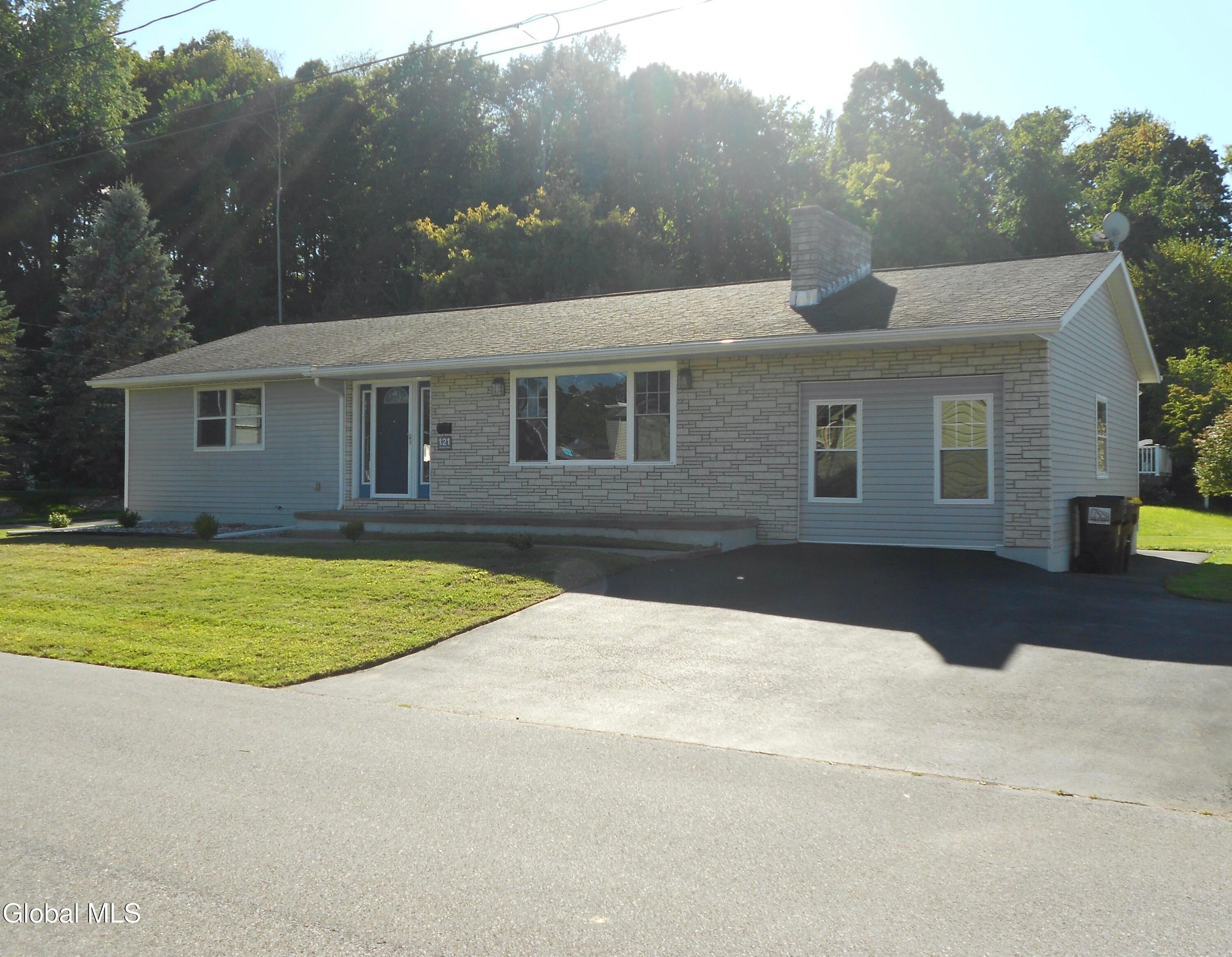 121 N 7th Avenue