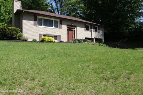 Photo of 73 Birchwood Lane, Schenectady, NY 12309 (MLS # 202527507)