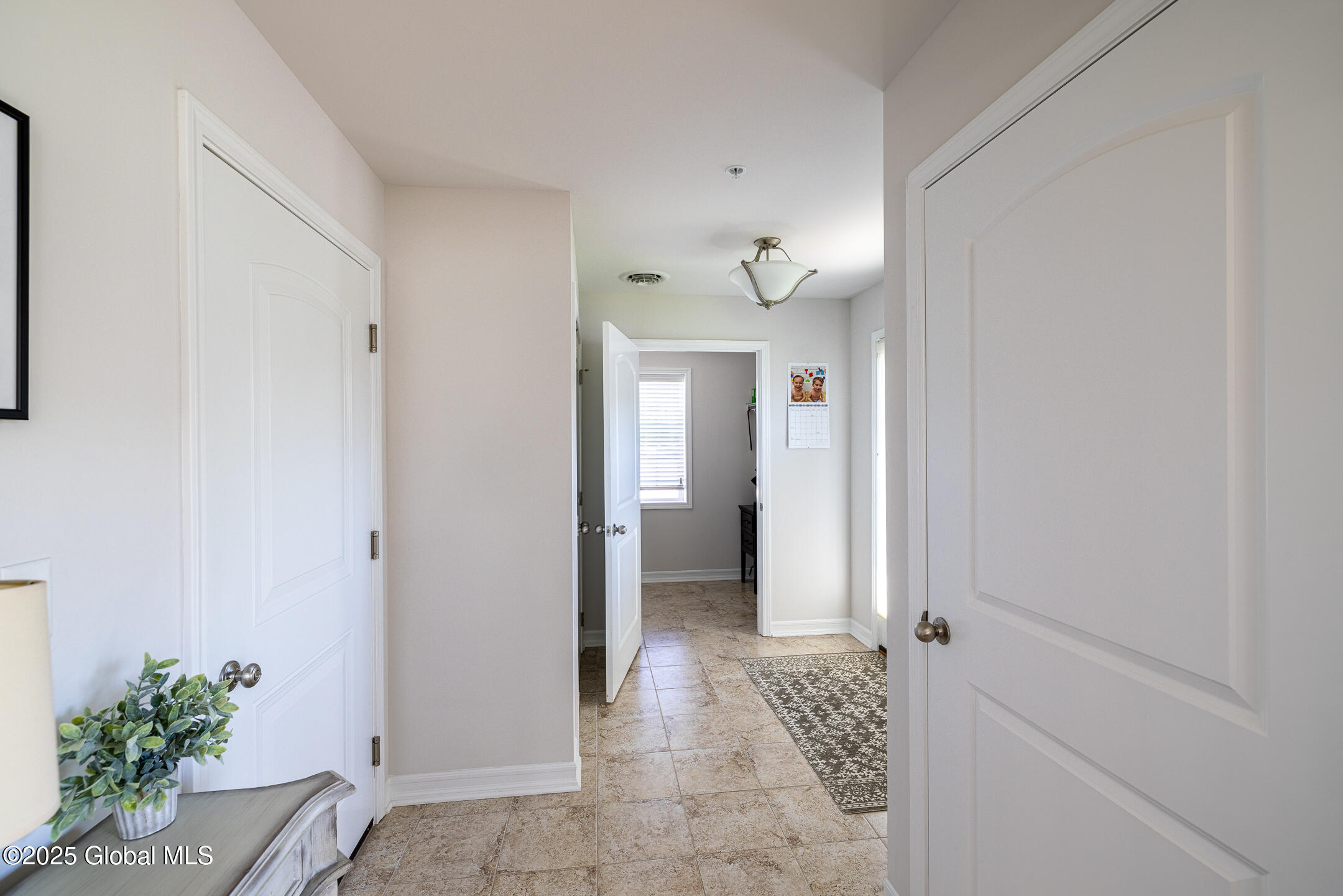 117 Paddock Circle, Schenectady, New York image 3