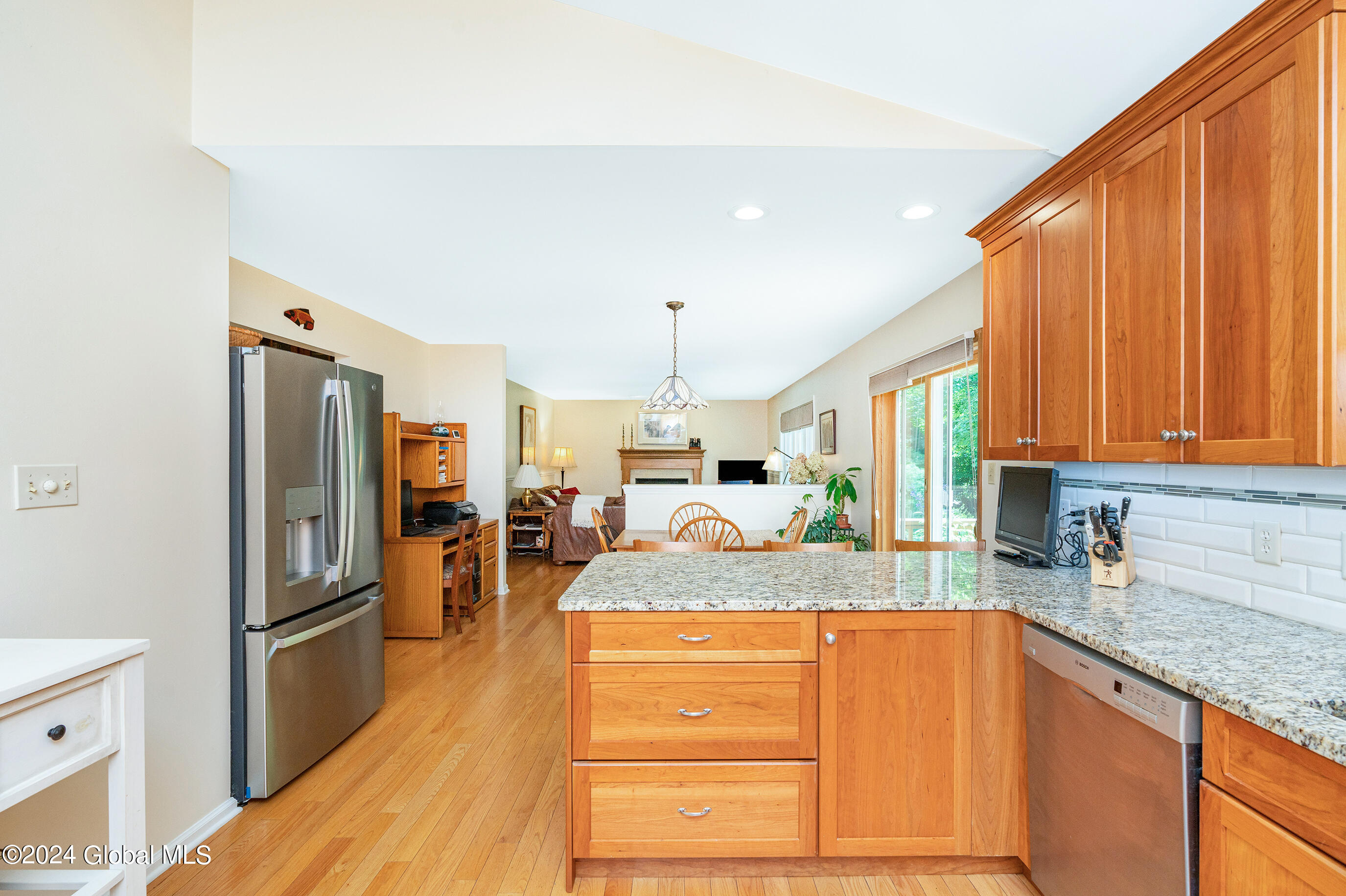 6216 Empire Avenue, Schenectady, New York image 13