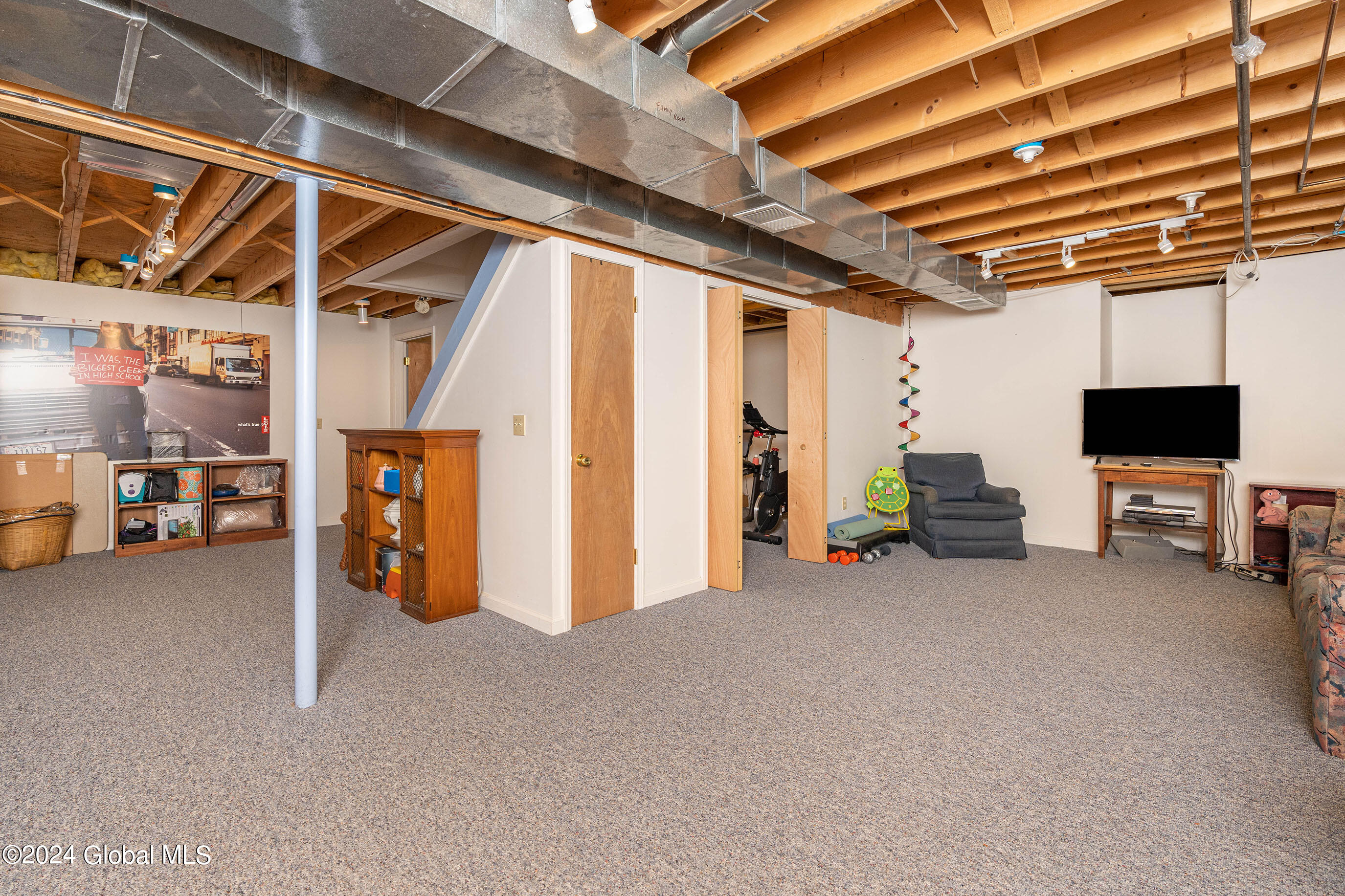 6216 Empire Avenue, Schenectady, New York image 37