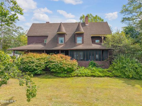 Photo of 182 Ballston Avenue, Saratoga Springs, NY 12866 (MLS # 202525403)
