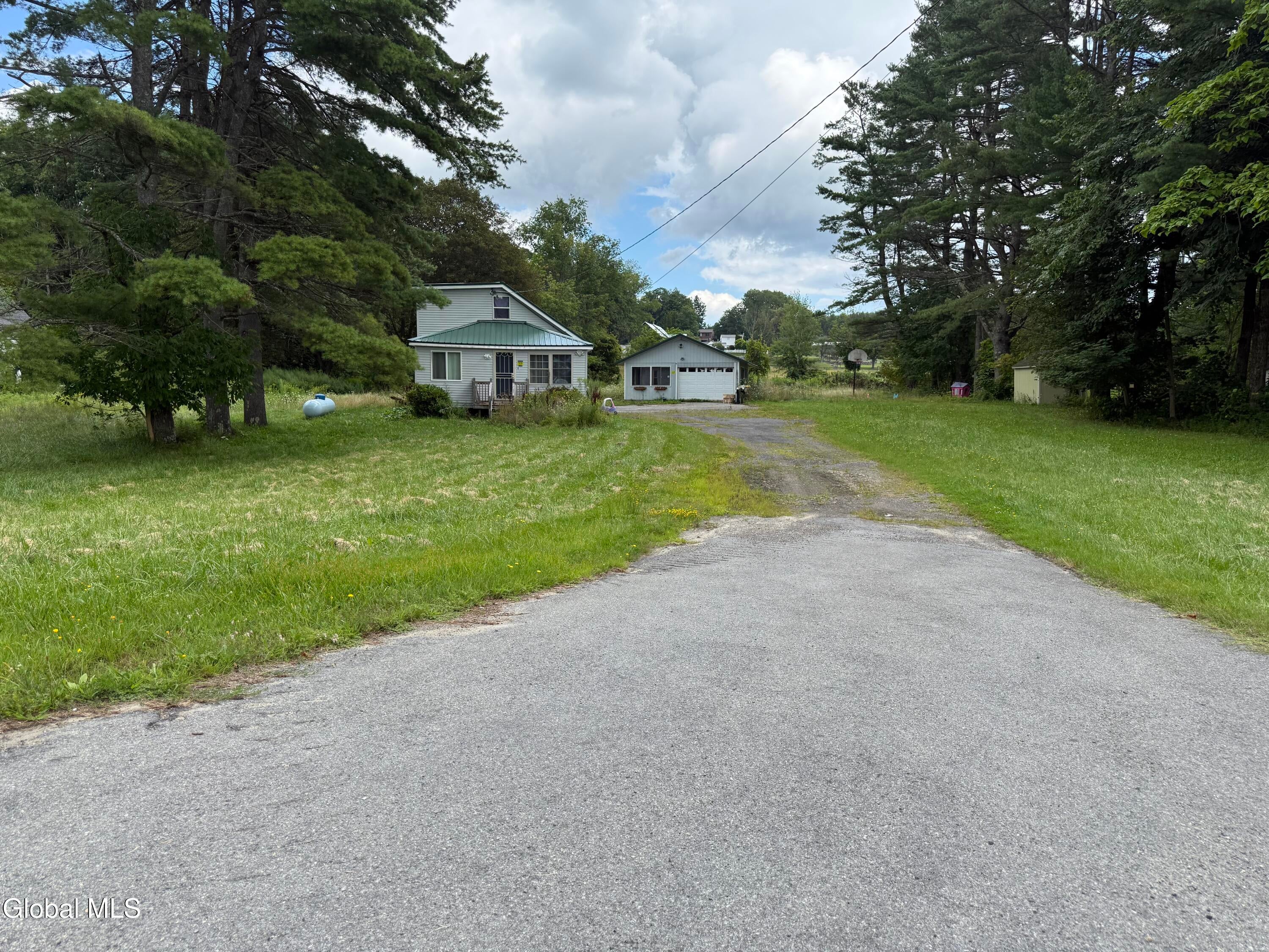 5886 Lake Road