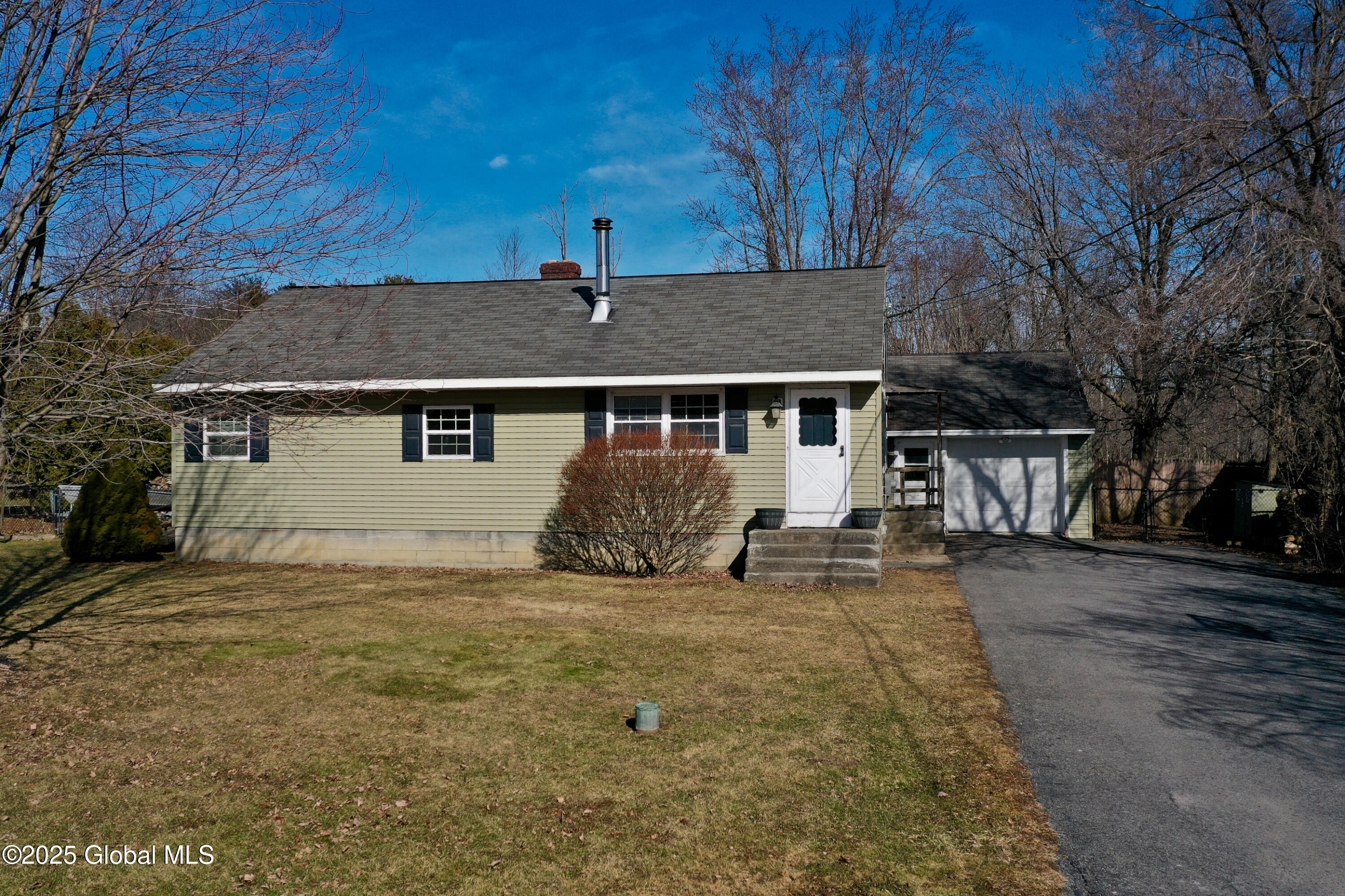 4 Lenann Drive, Altamont, New York image 1