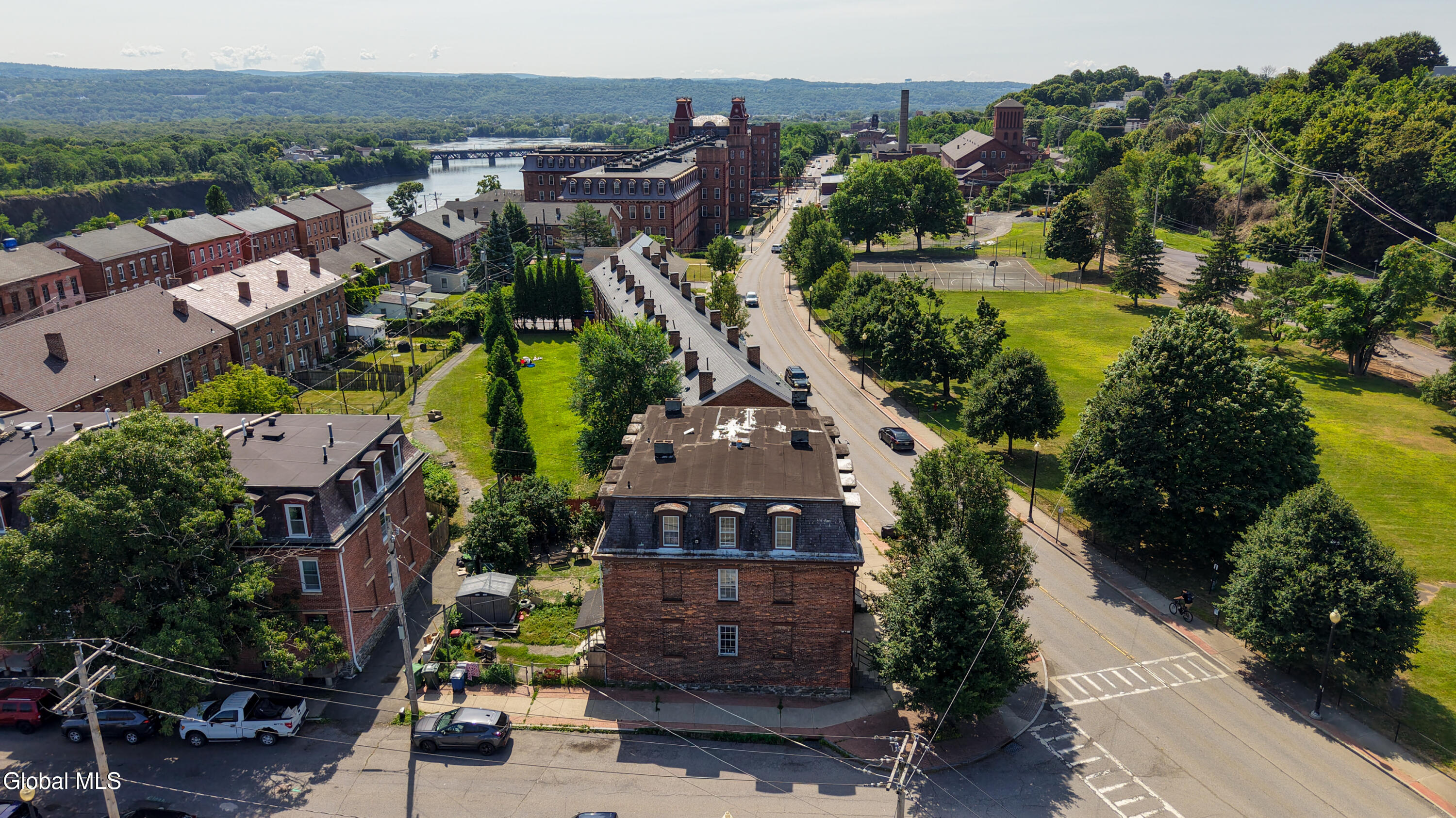 15 N Mohawk Street