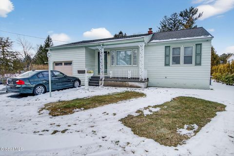 Photo of 517 Kings Road, Schenectady, NY 12304 (MLS # 202611383)