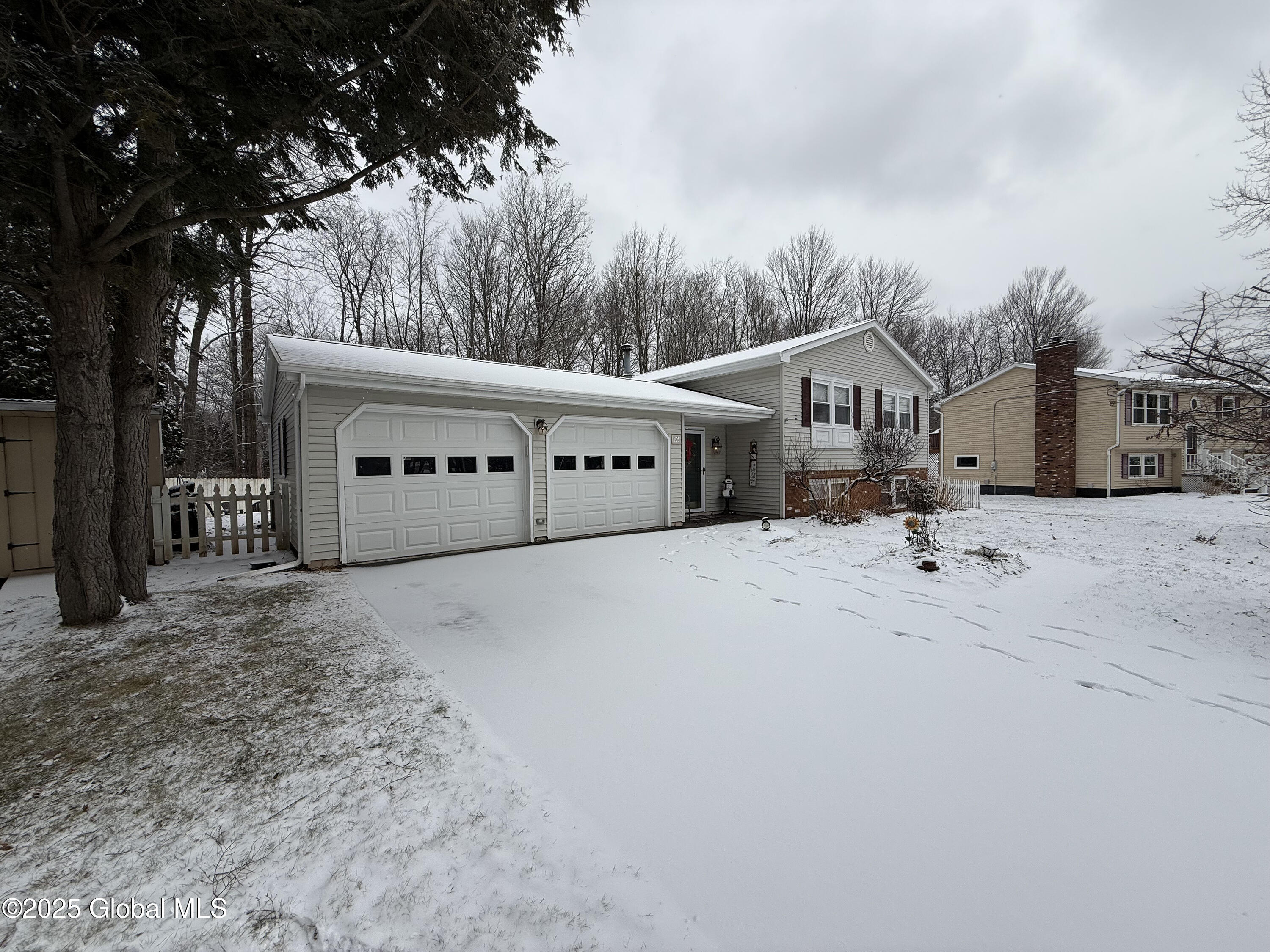 16 Briarfield Drive, Clifton Park, New York image 4