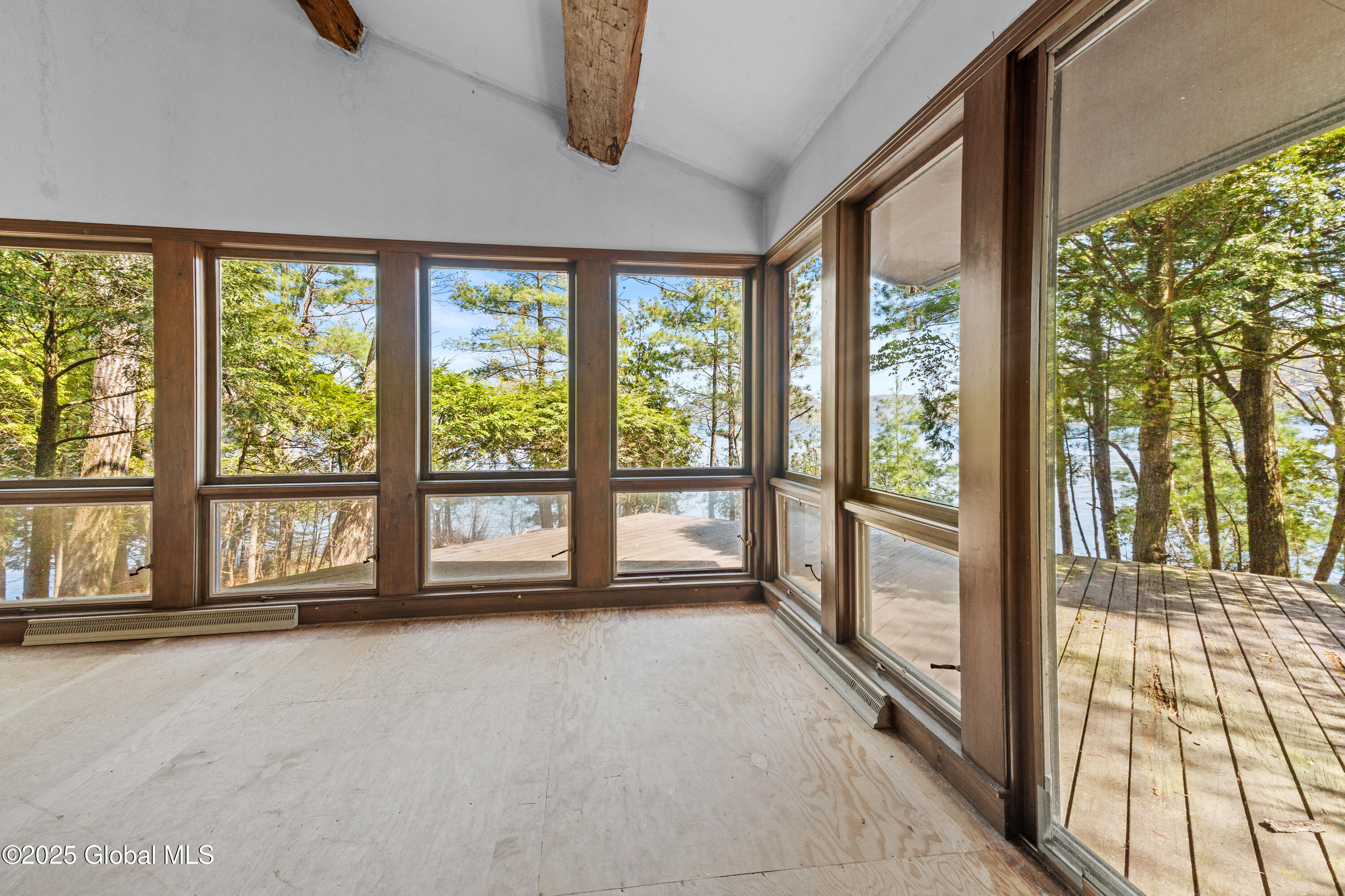 125 N Friends Point N Drive, Hague, New York image 10