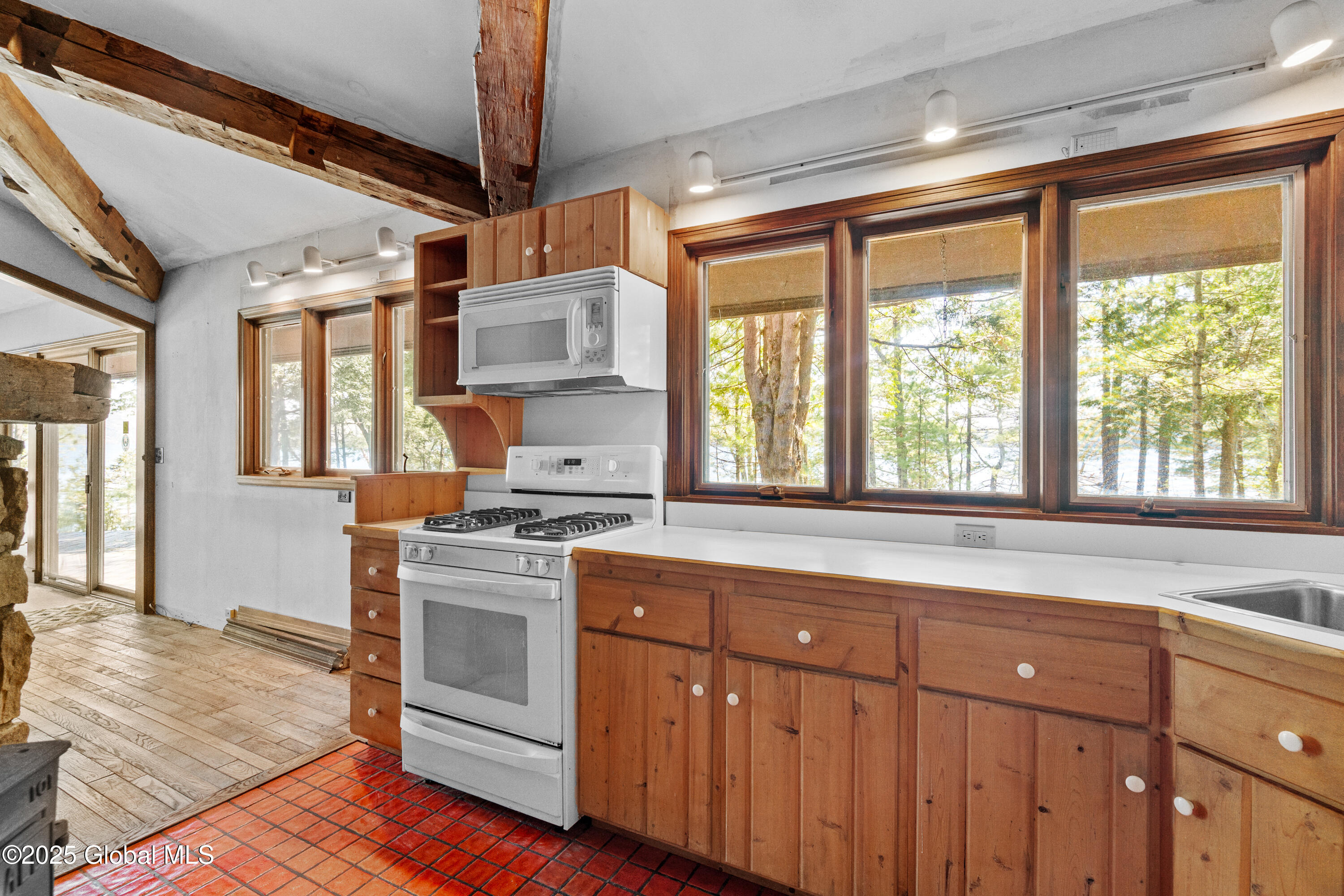 125 N Friends Point N Drive, Hague, New York image 15