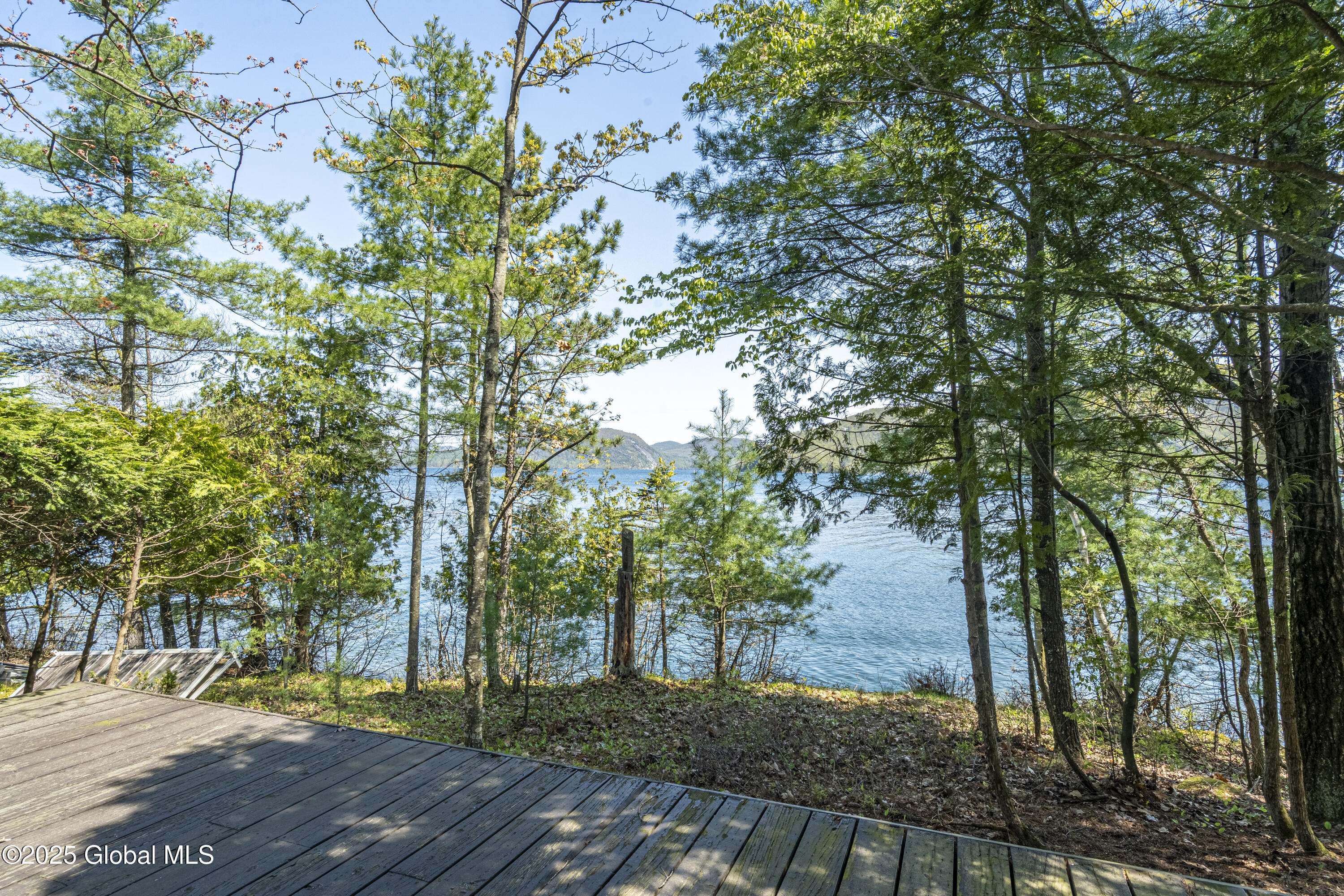 125 N Friends Point N Drive, Hague, New York image 7