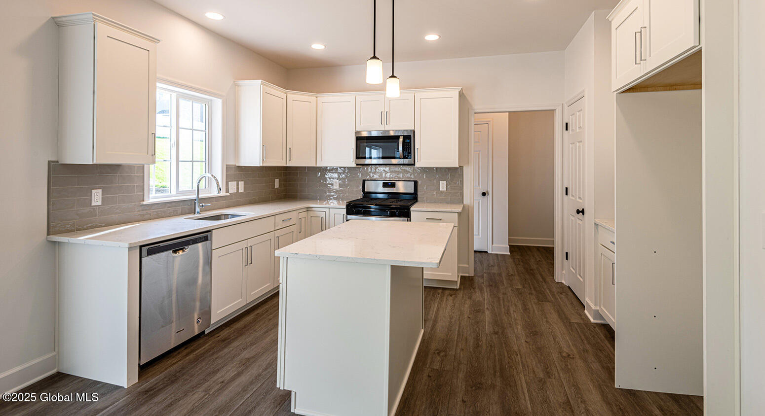 20 Espen Place, Niskayuna, New York image 5