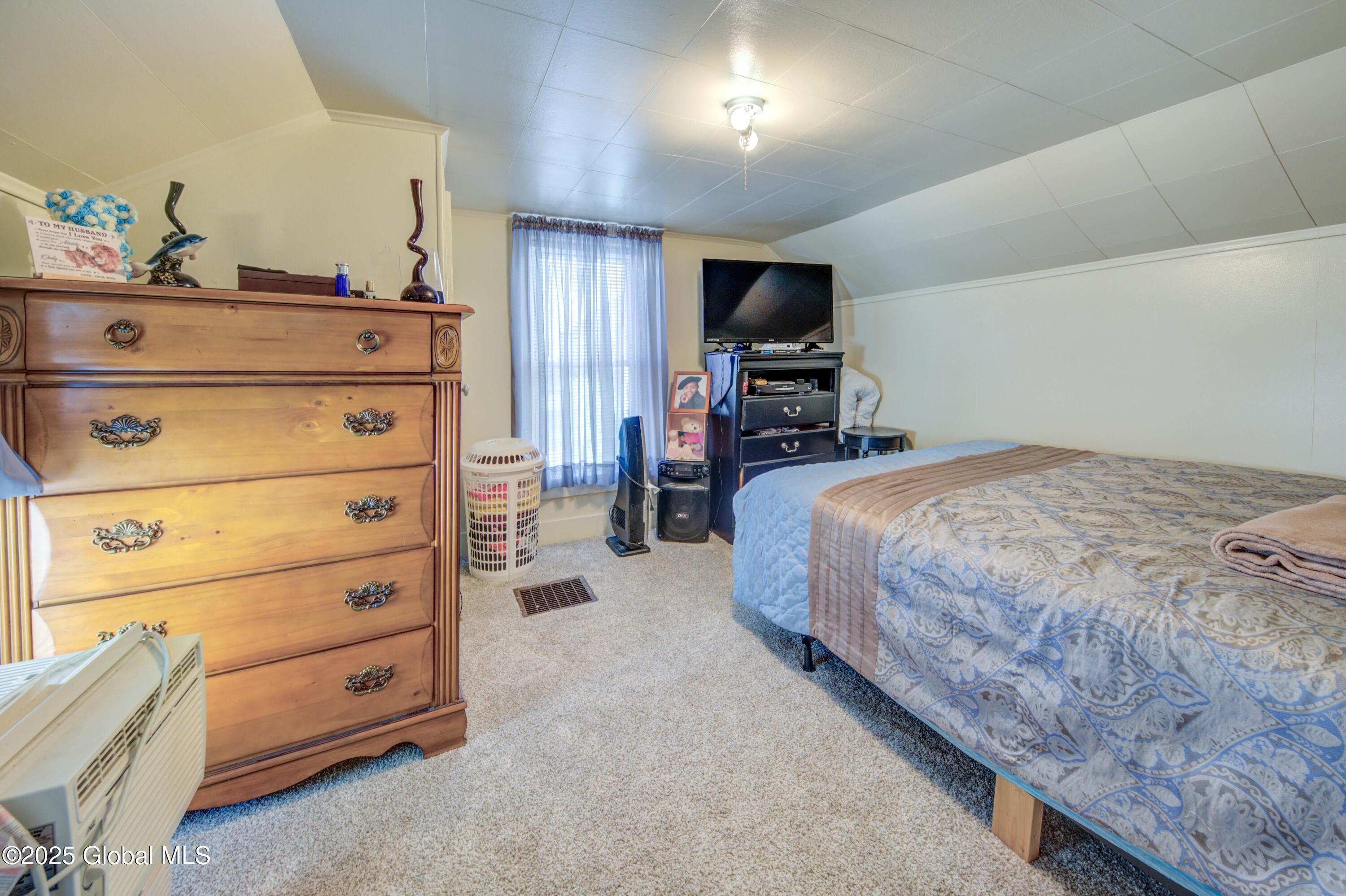 113 W 8th Avenue, Gloversville, New York image 16