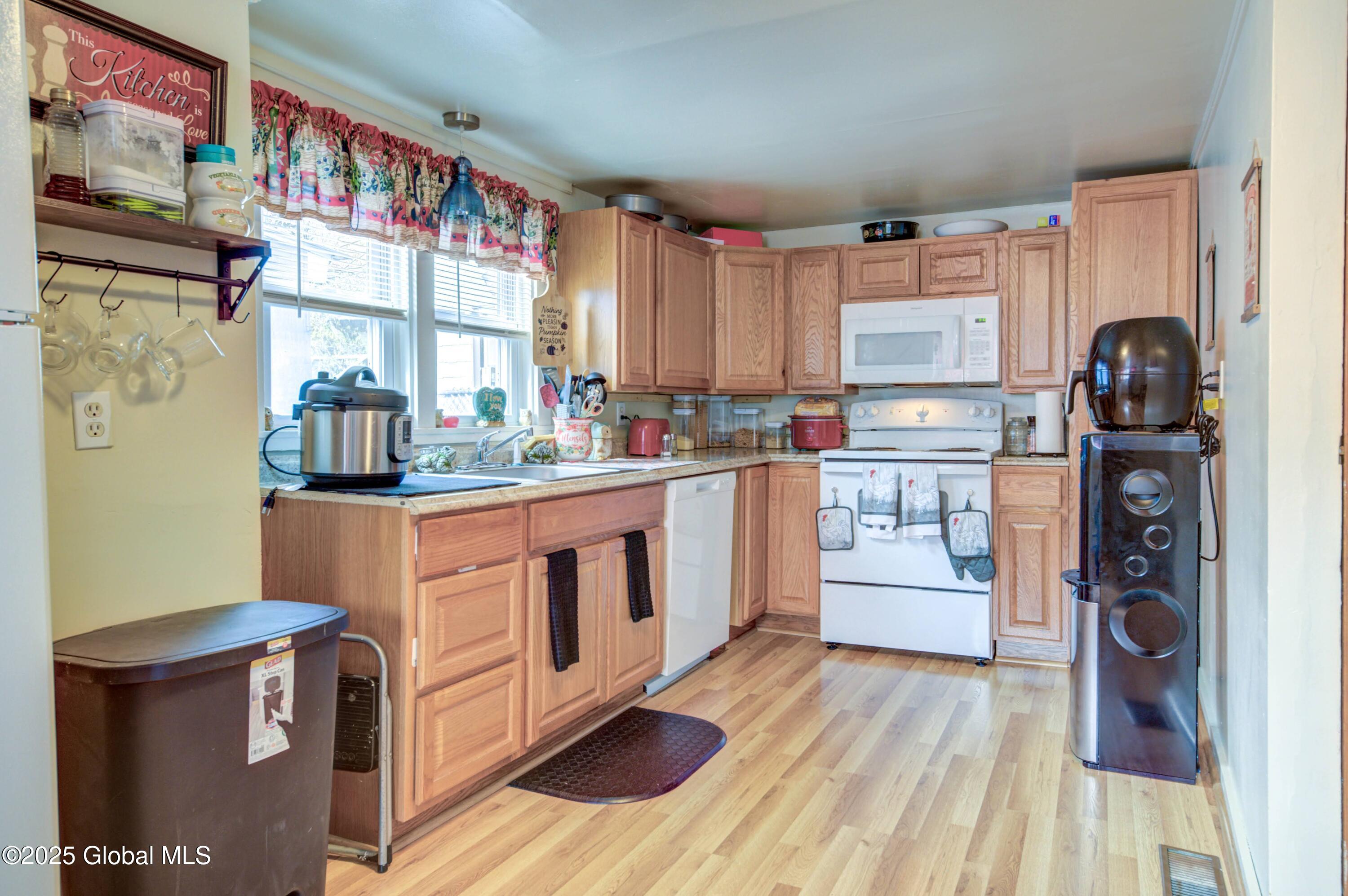 113 W 8th Avenue, Gloversville, New York image 3