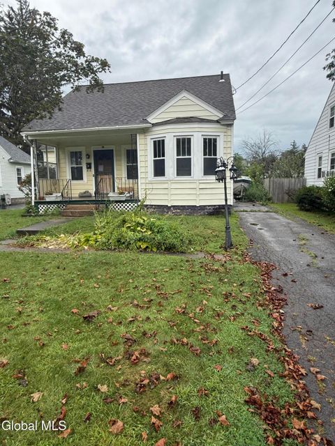 Photo of 514 Sanders Avenue, Schenectady, NY 12302 (MLS # 202524591)