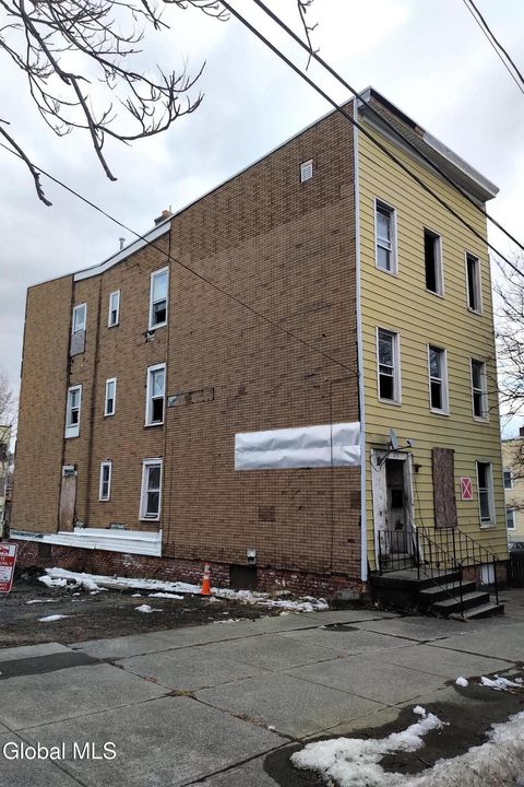 Multifamily For Sale - 217 Spruce Street<br/> Albany, NY 12210