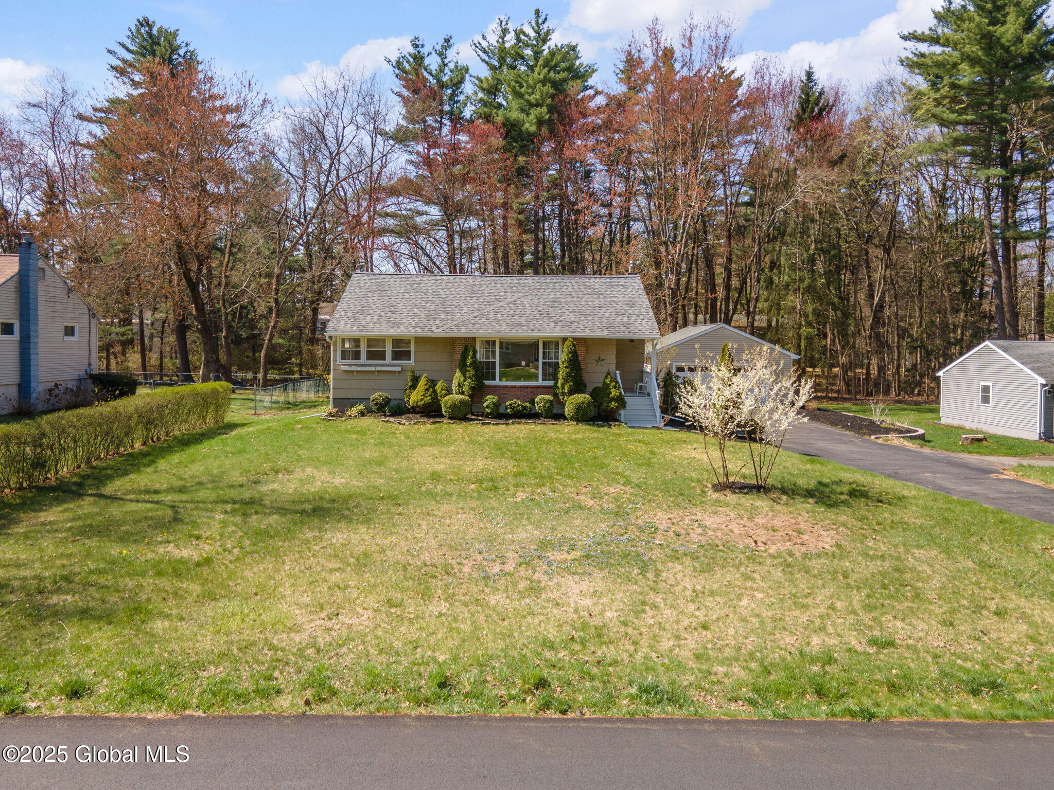 105 Birchwood Drive, Schenectady, New York image 2