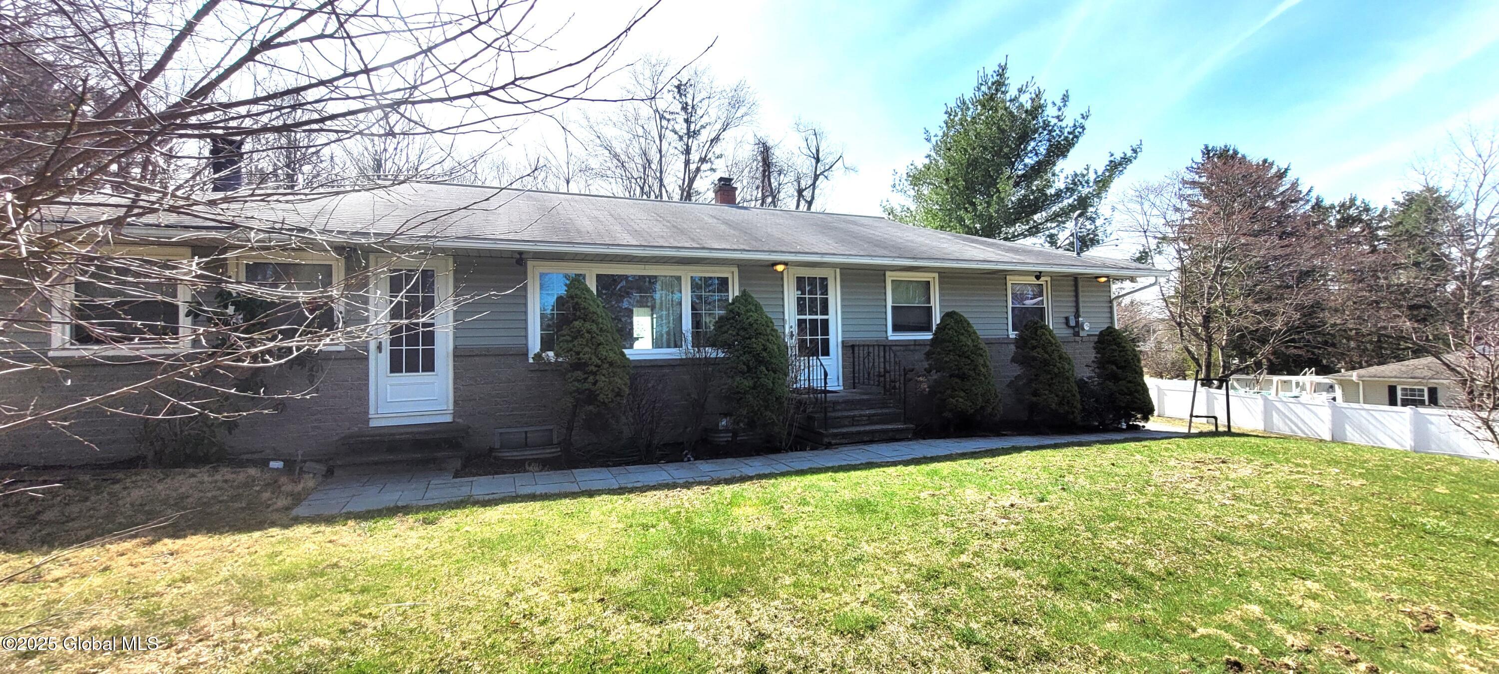 29 Nancy Drive, Troy, New York image 1
