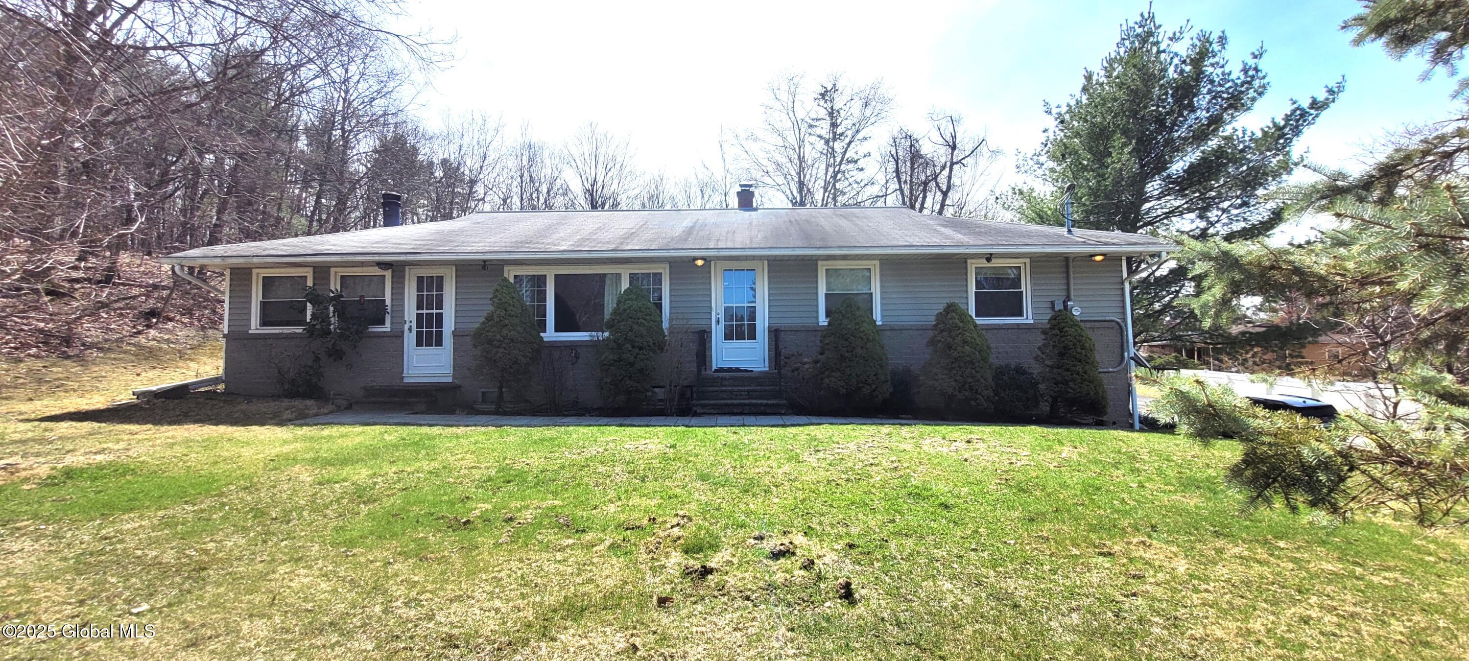 29 Nancy Drive, Troy, New York image 2