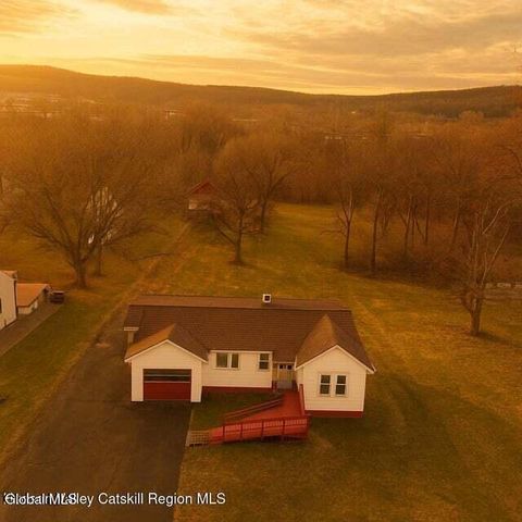 Homes For Sale - 50 Kings Road<br/> Greene County, Coxsackie, NY 12051