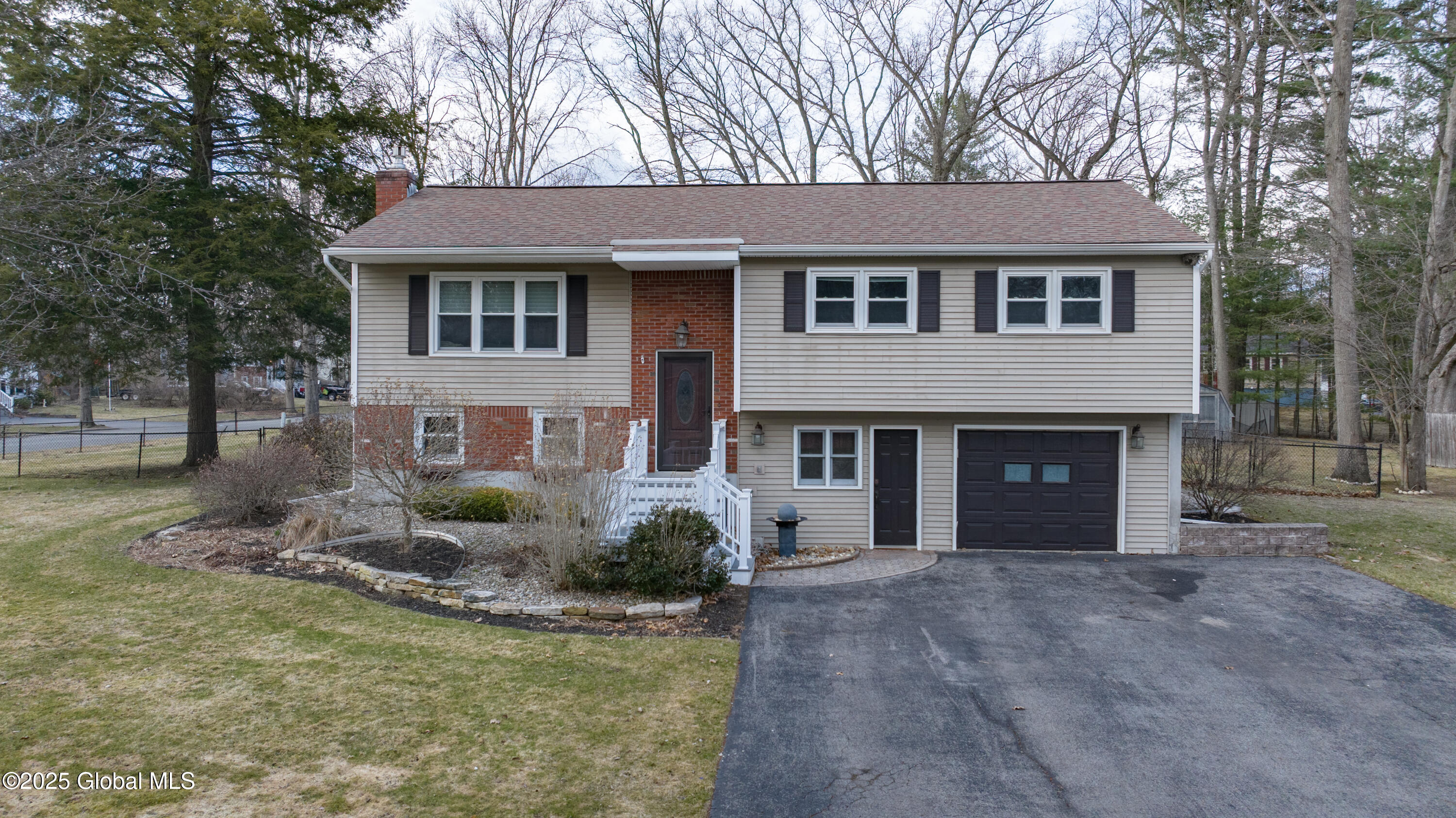 7 Bemis Heights Road, Saratoga Springs, New York image 1