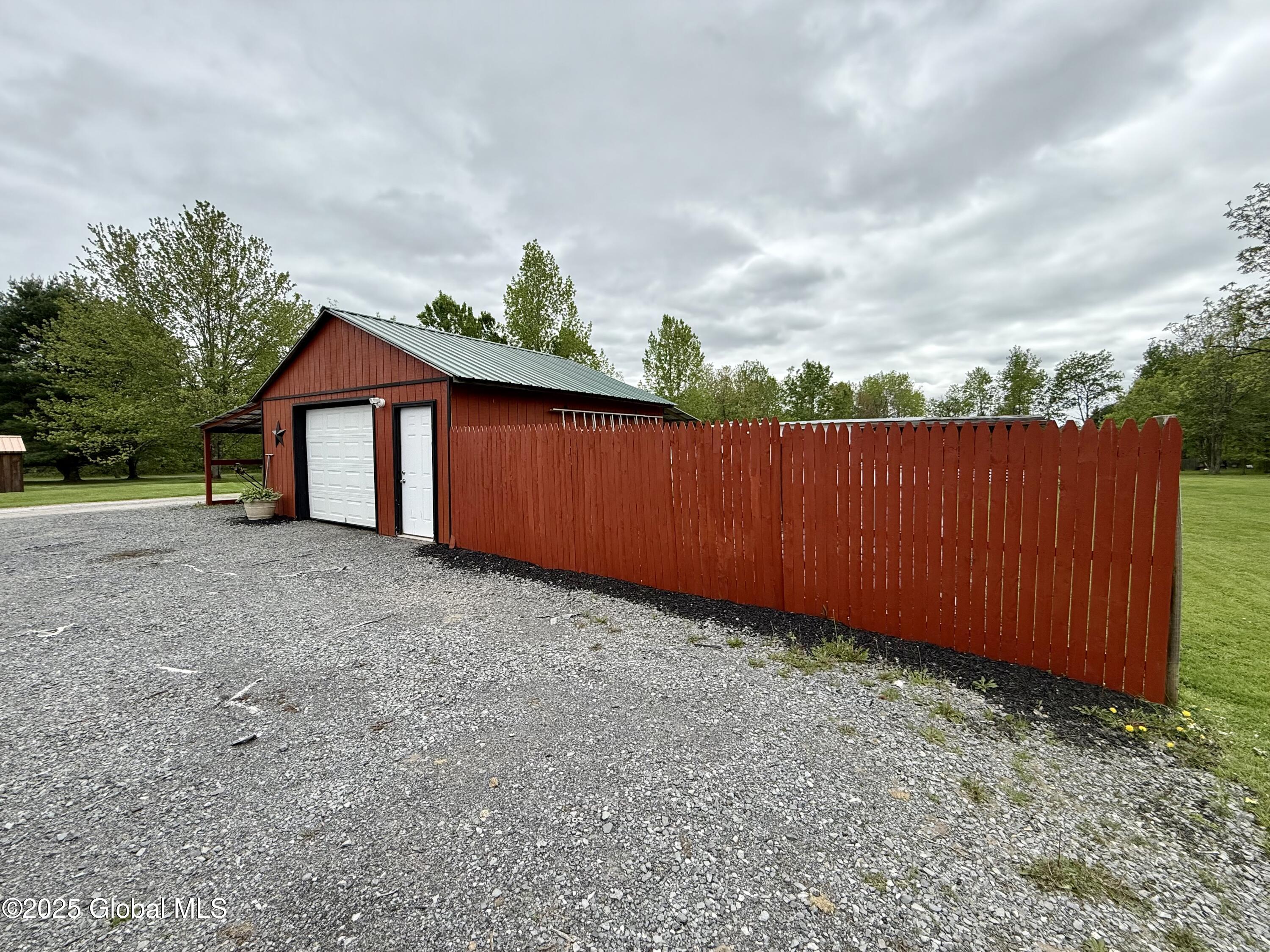 682 Midline Road, Amsterdam, New York image 28