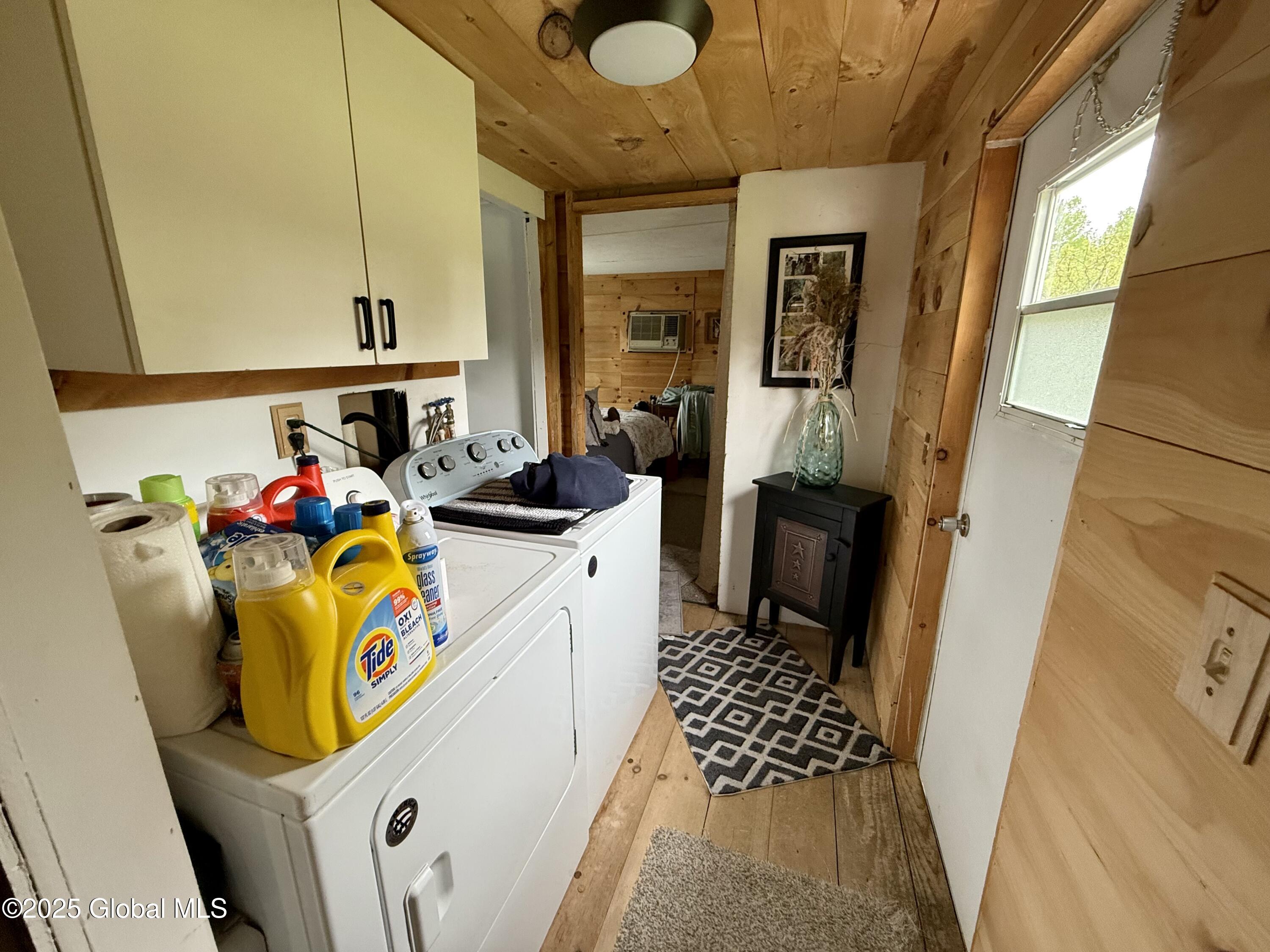 682 Midline Road, Amsterdam, New York image 24