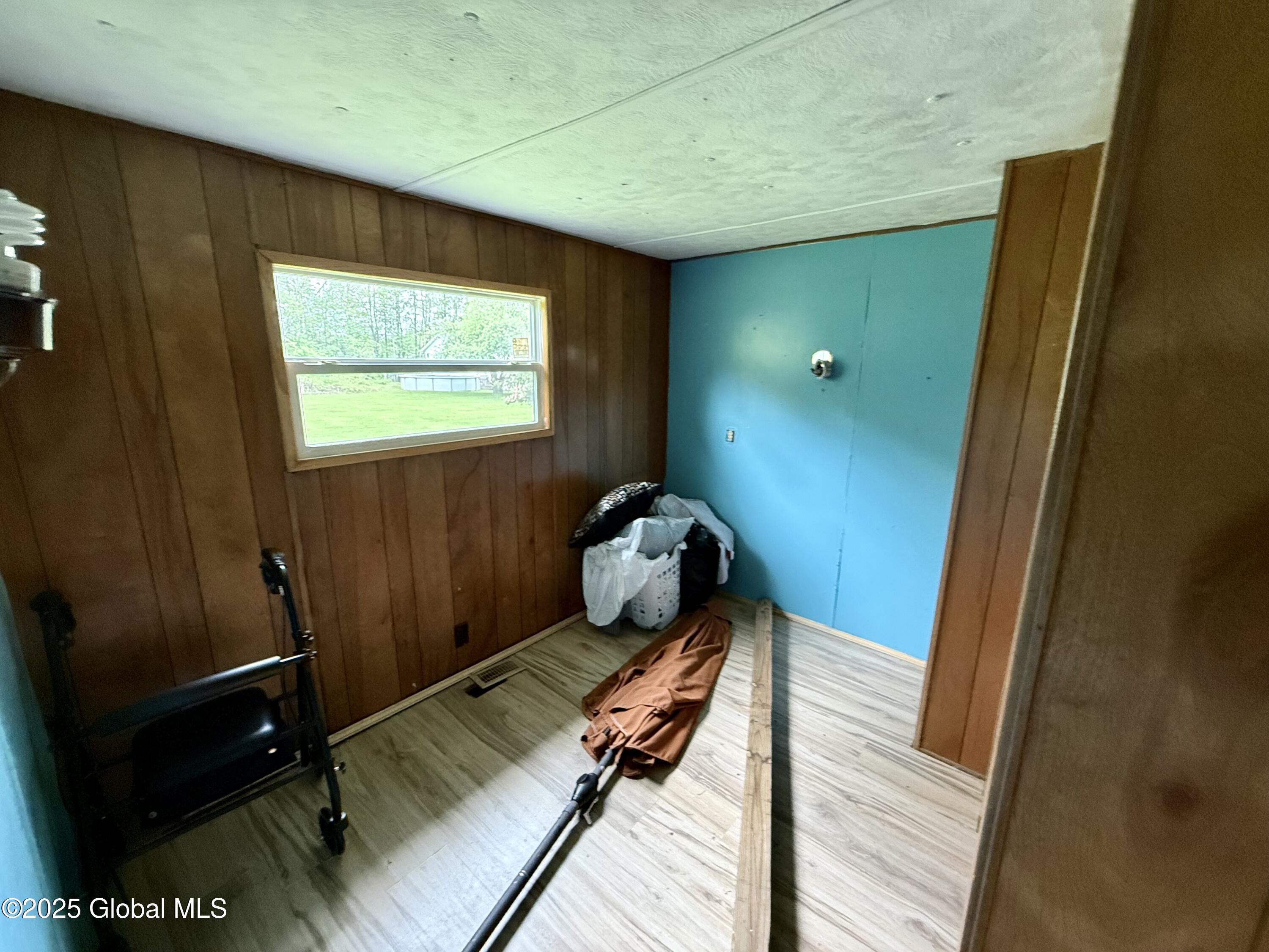682 Midline Road, Amsterdam, New York image 40