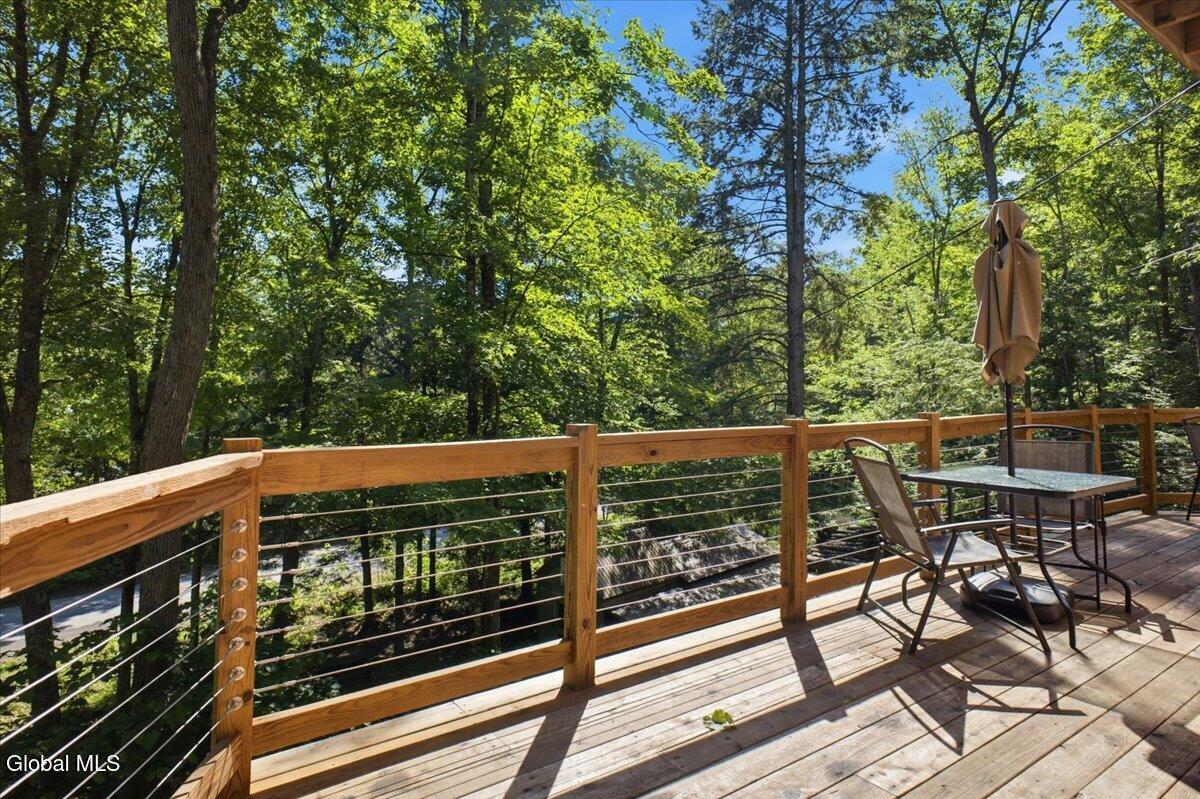 1487 River Road