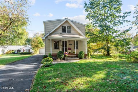 Photo of 226 Hetcheltown Road, Schenectady, NY 12302 (MLS # 202527567)