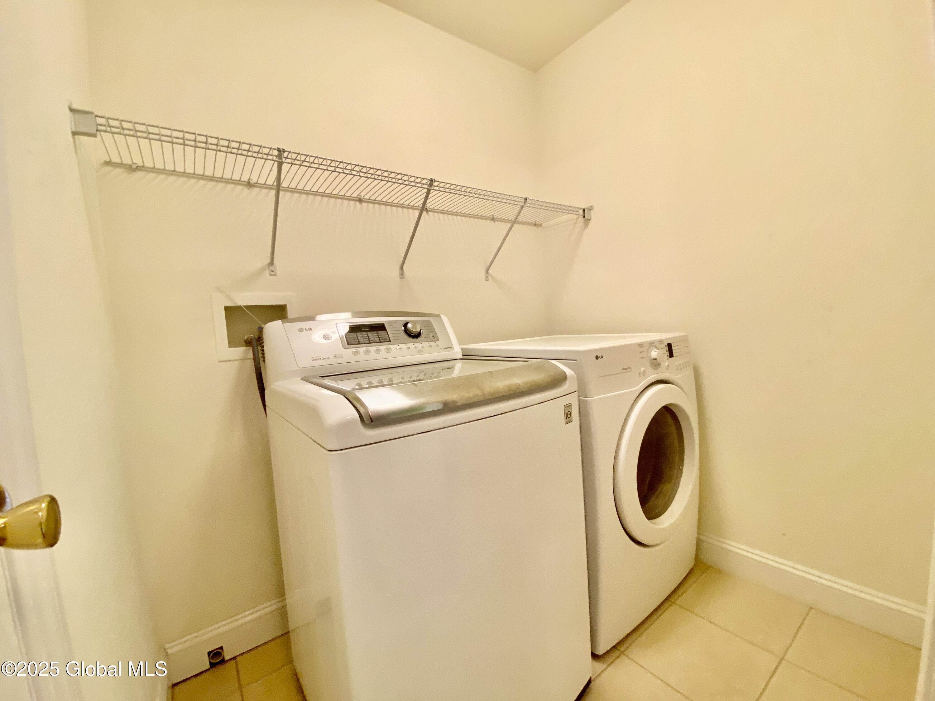 4045 Windsor Drive, Niskayuna, New York image 23
