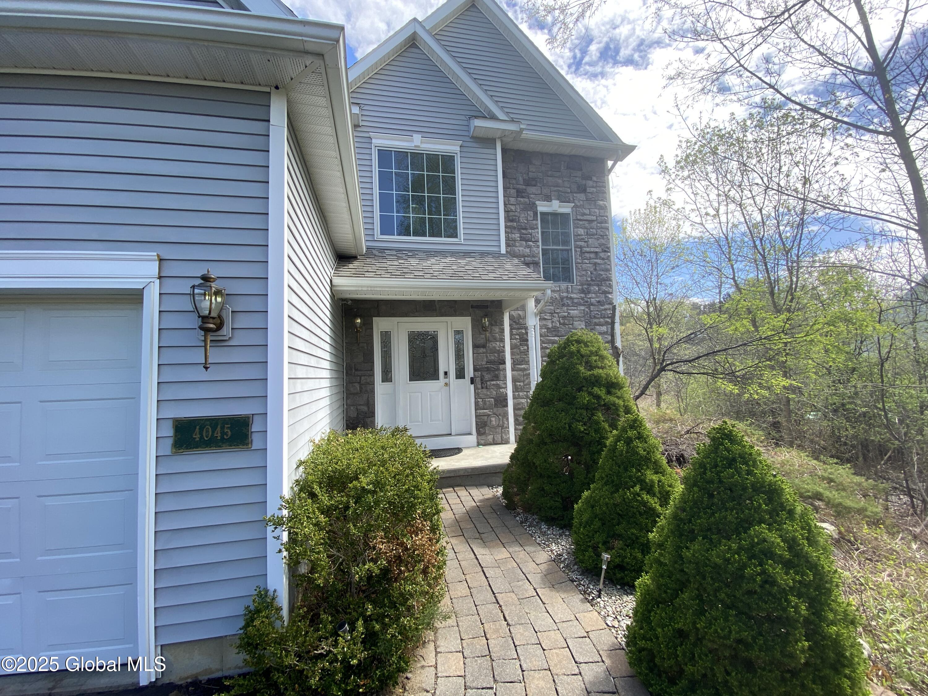 4045 Windsor Drive, Niskayuna, New York image 2