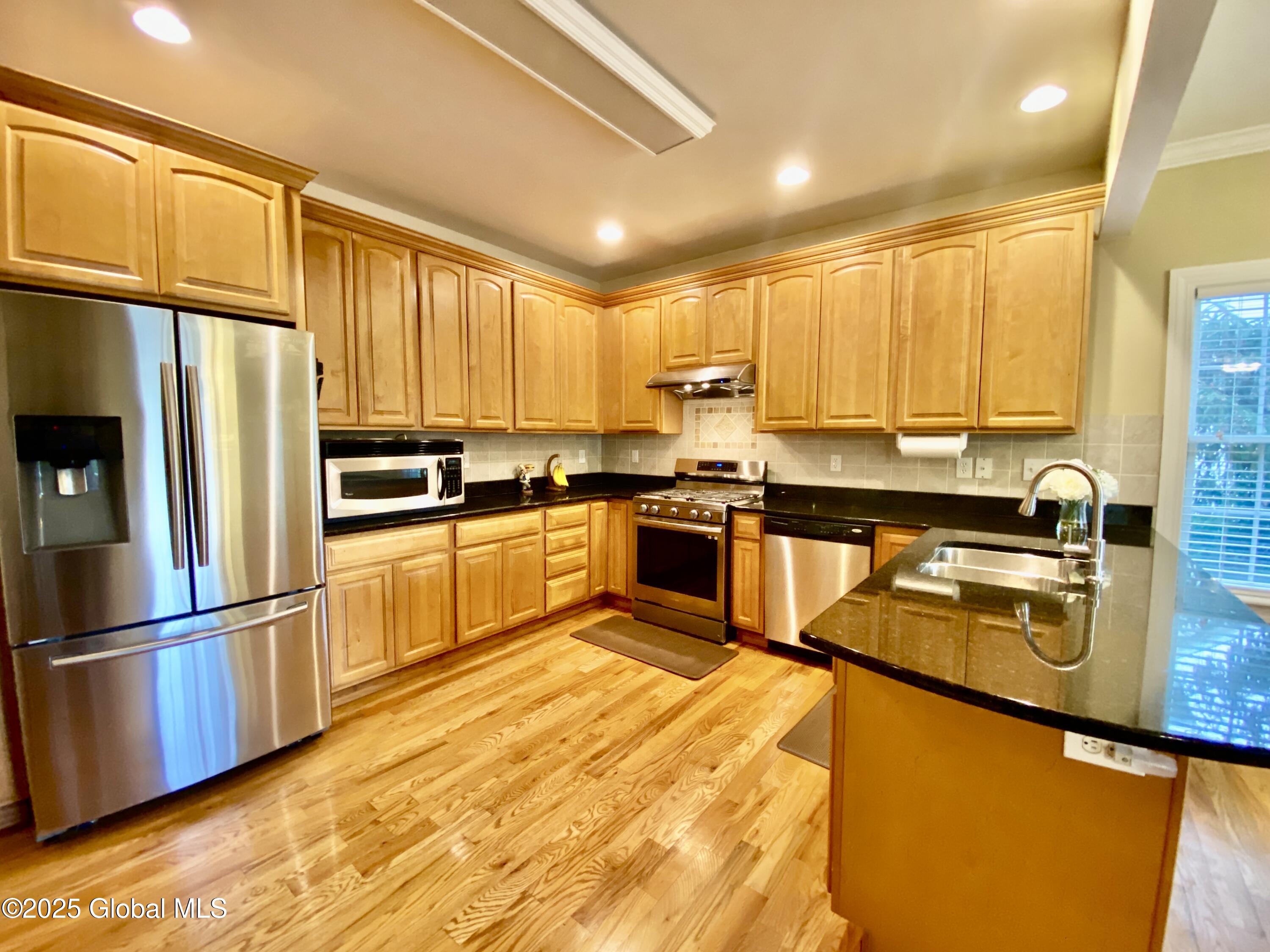 4045 Windsor Drive, Niskayuna, New York image 9