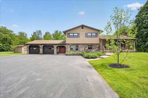 Homes For Sale - 1107 Ballston Lake Road<br/> Clifton Park, NY 12019