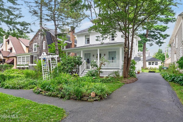1362 MYRON ST, NISKAYUNA, NY 12309 - Image 05d98fe7d703d4e7f247b624ed56604a/3267197385